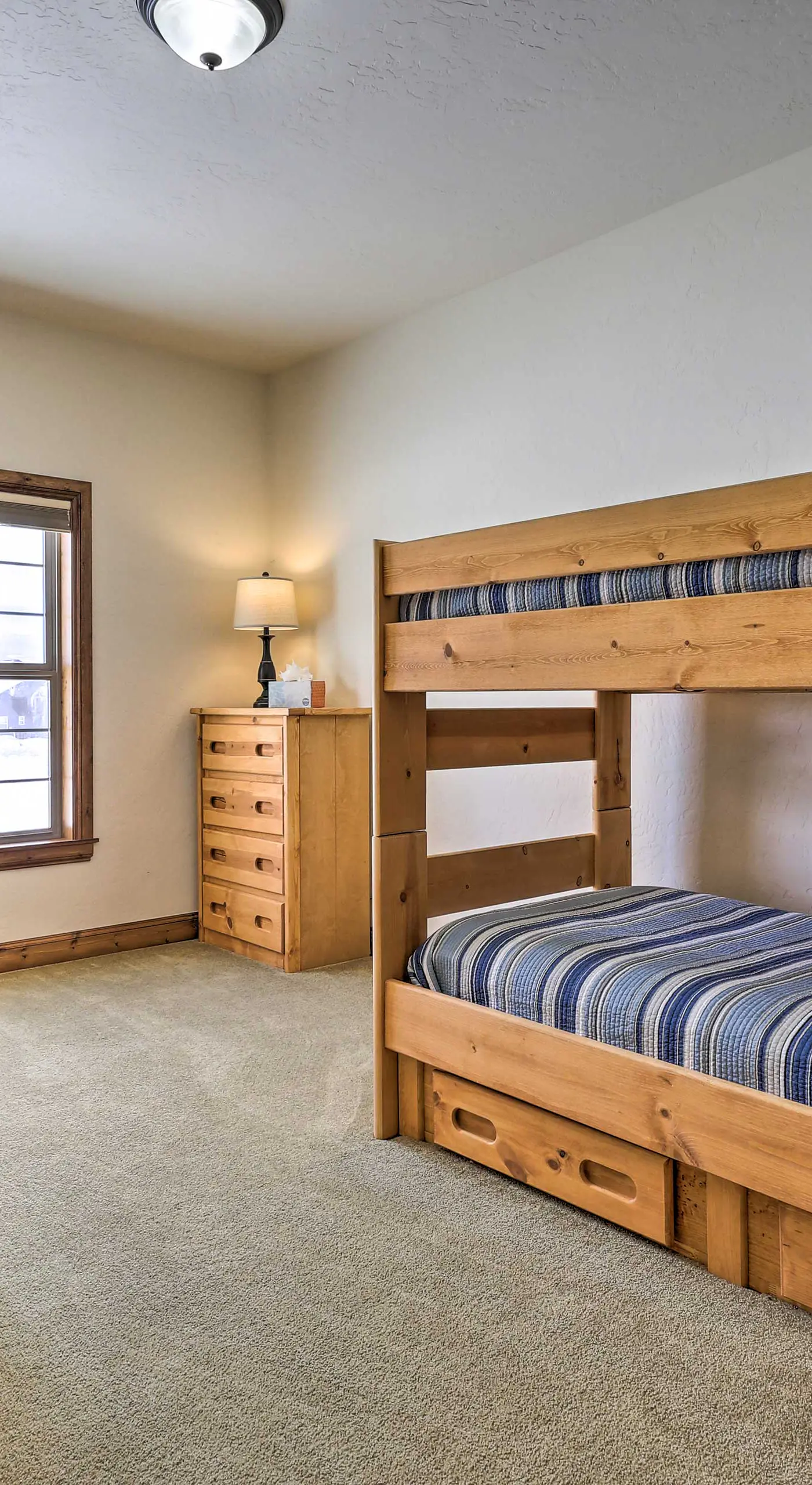 Luxe Rocky Mtn Retreat w/ Hot Tub - By Winter Park