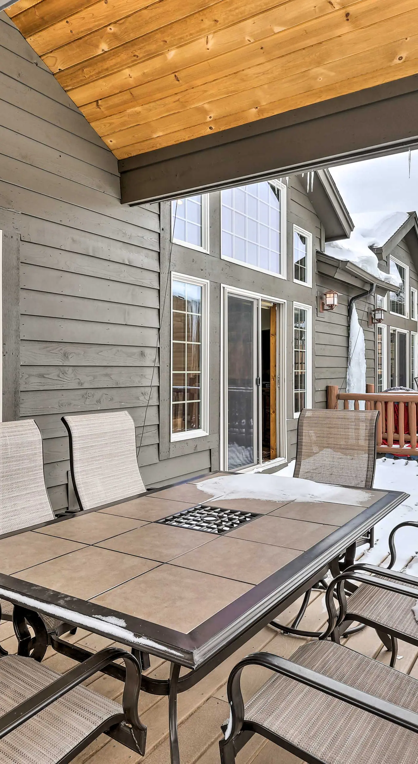 Luxe Rocky Mtn Retreat w/ Hot Tub - By Winter Park