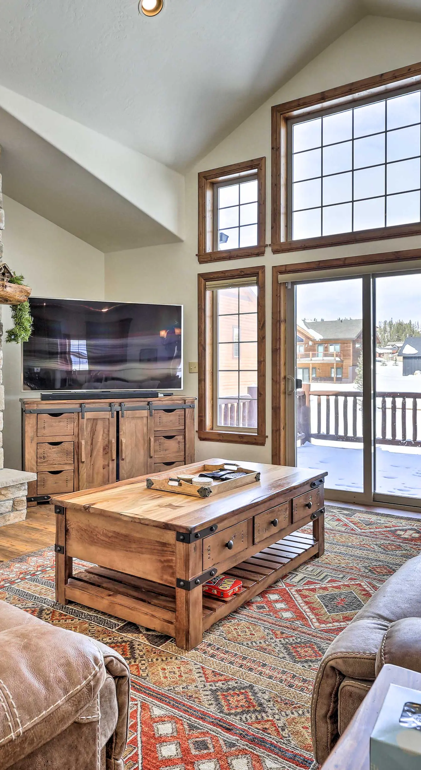 Luxe Rocky Mtn Retreat w/ Hot Tub - By Winter Park
