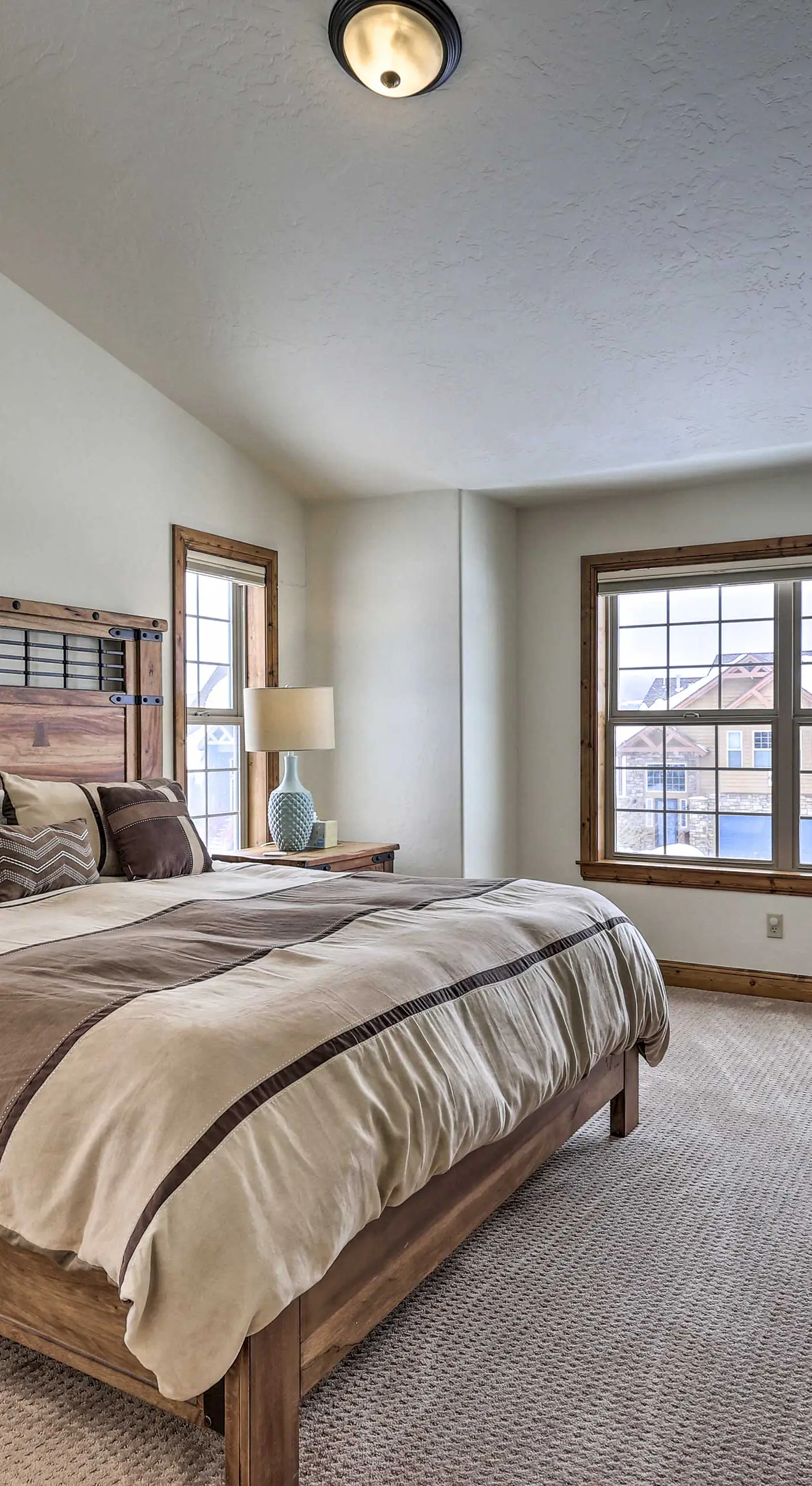 Luxe Rocky Mtn Retreat w/ Hot Tub - By Winter Park