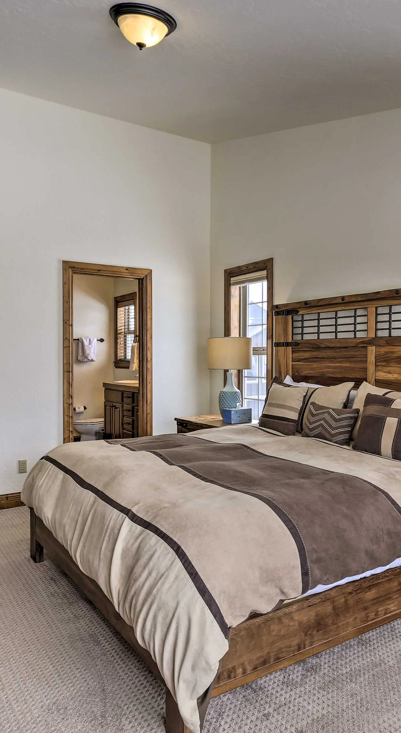 Luxe Rocky Mtn Retreat w/ Hot Tub - By Winter Park