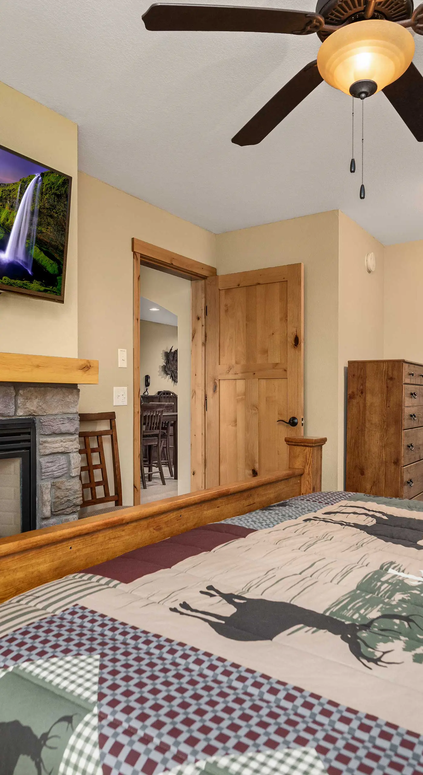 Gull Lake All-Season Getaway w/ Private Deck