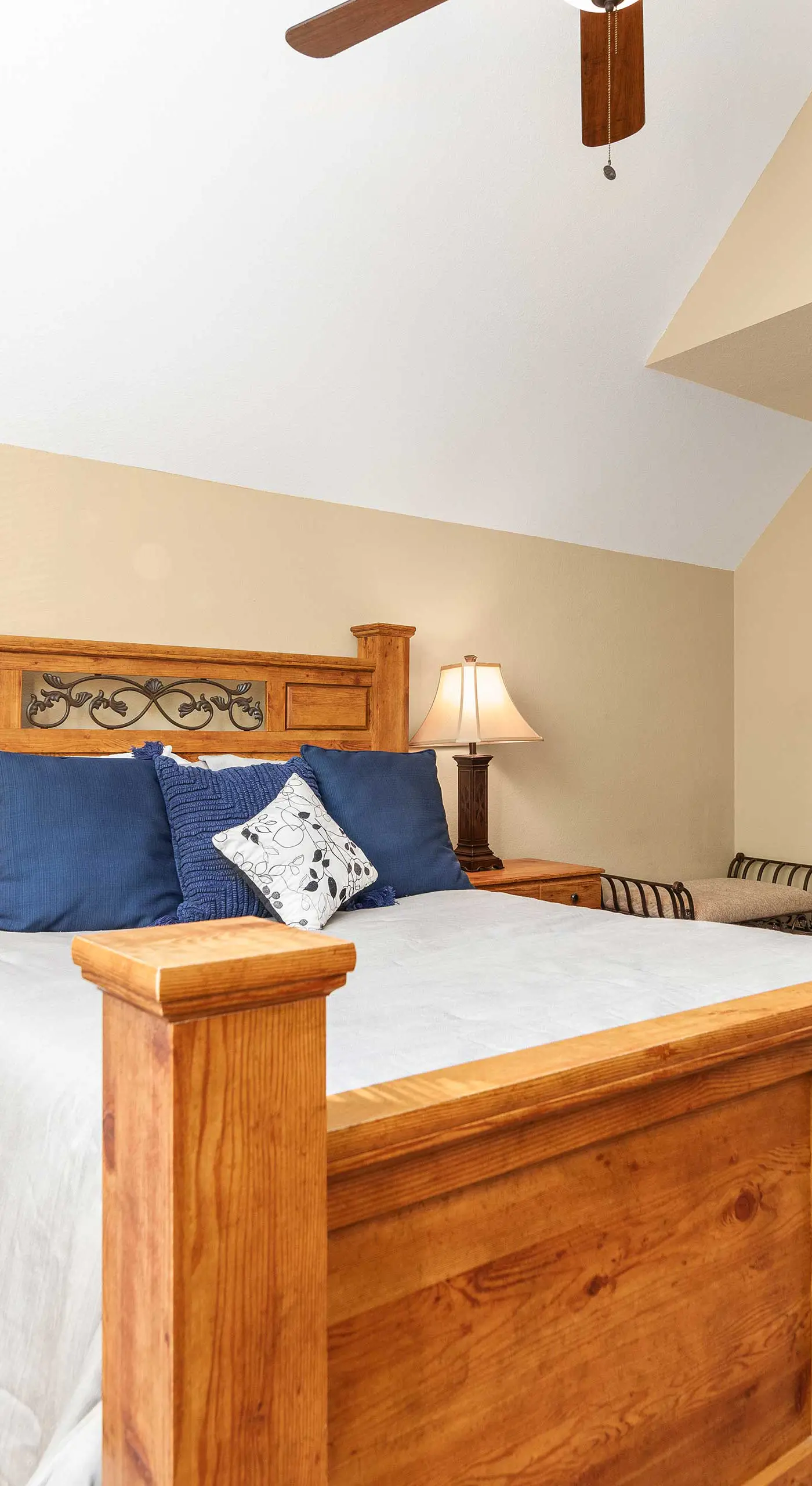 Gull Lake All-Season Getaway w/ Private Deck