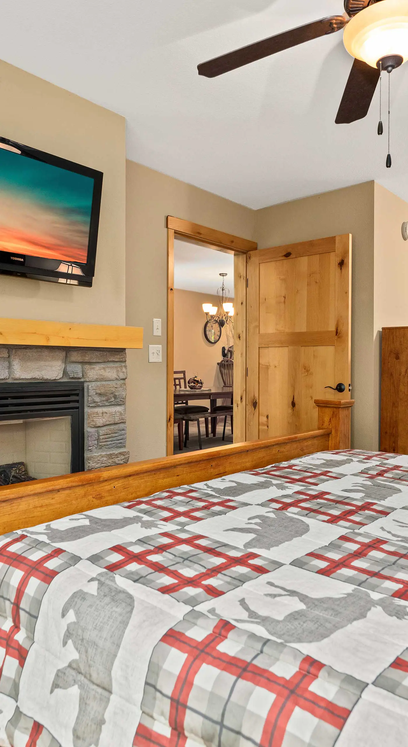 Gull Lake All-Season Getaway w/ Private Deck