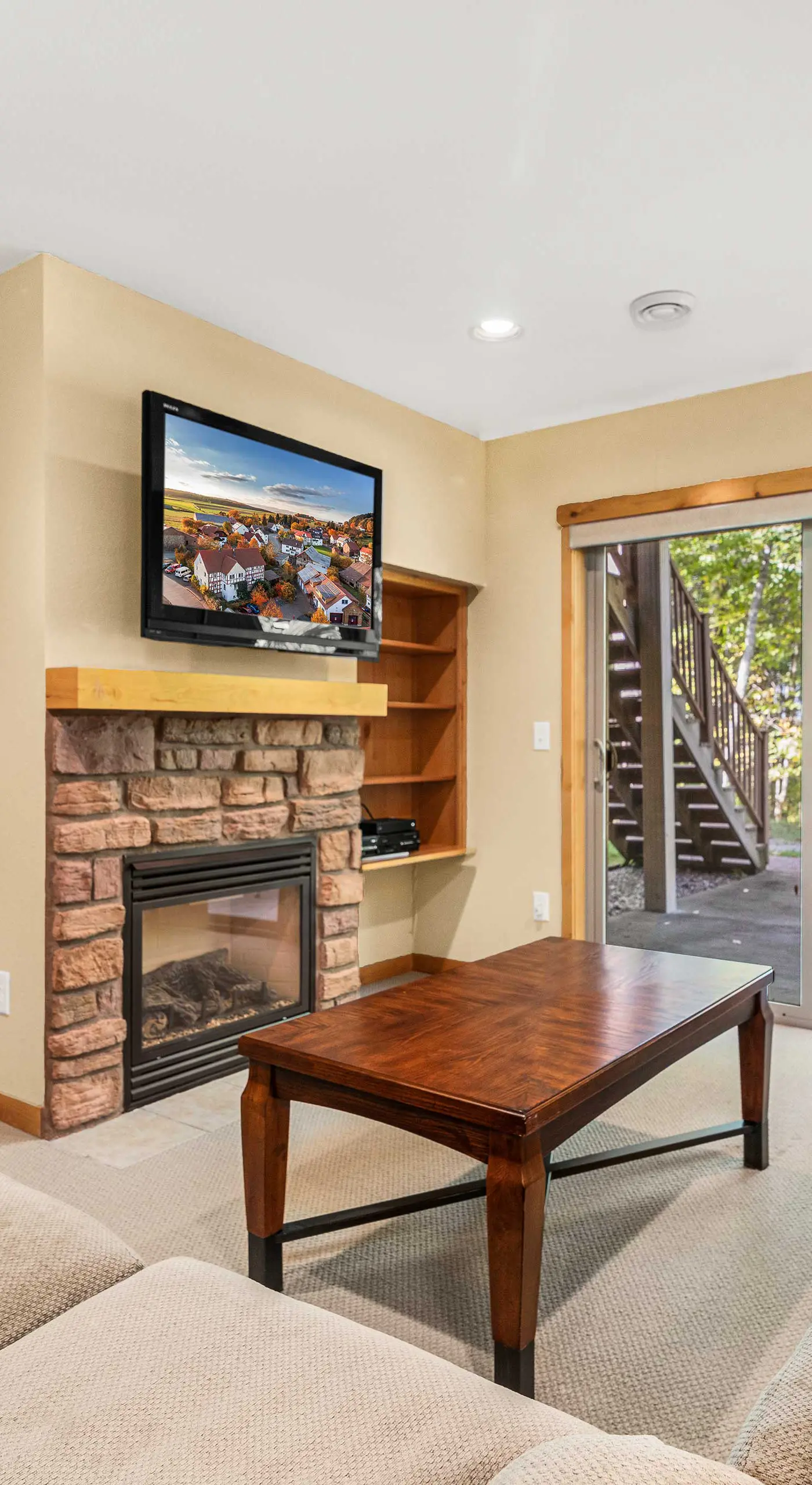 Gull Lake All-Season Getaway w/ Private Deck