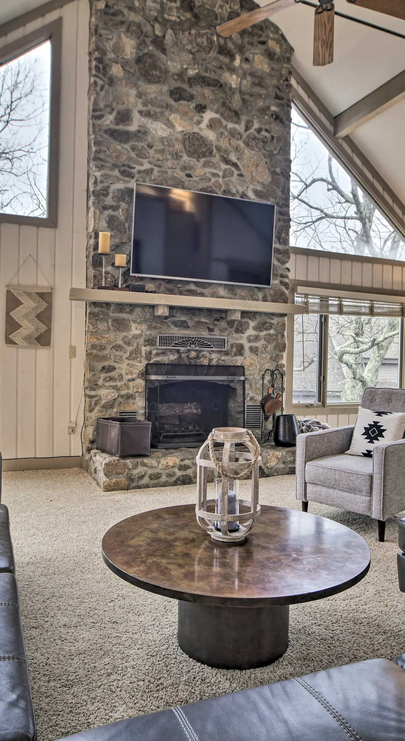 Mountaintop Wintergreen Resort Home w/ Deck, Views