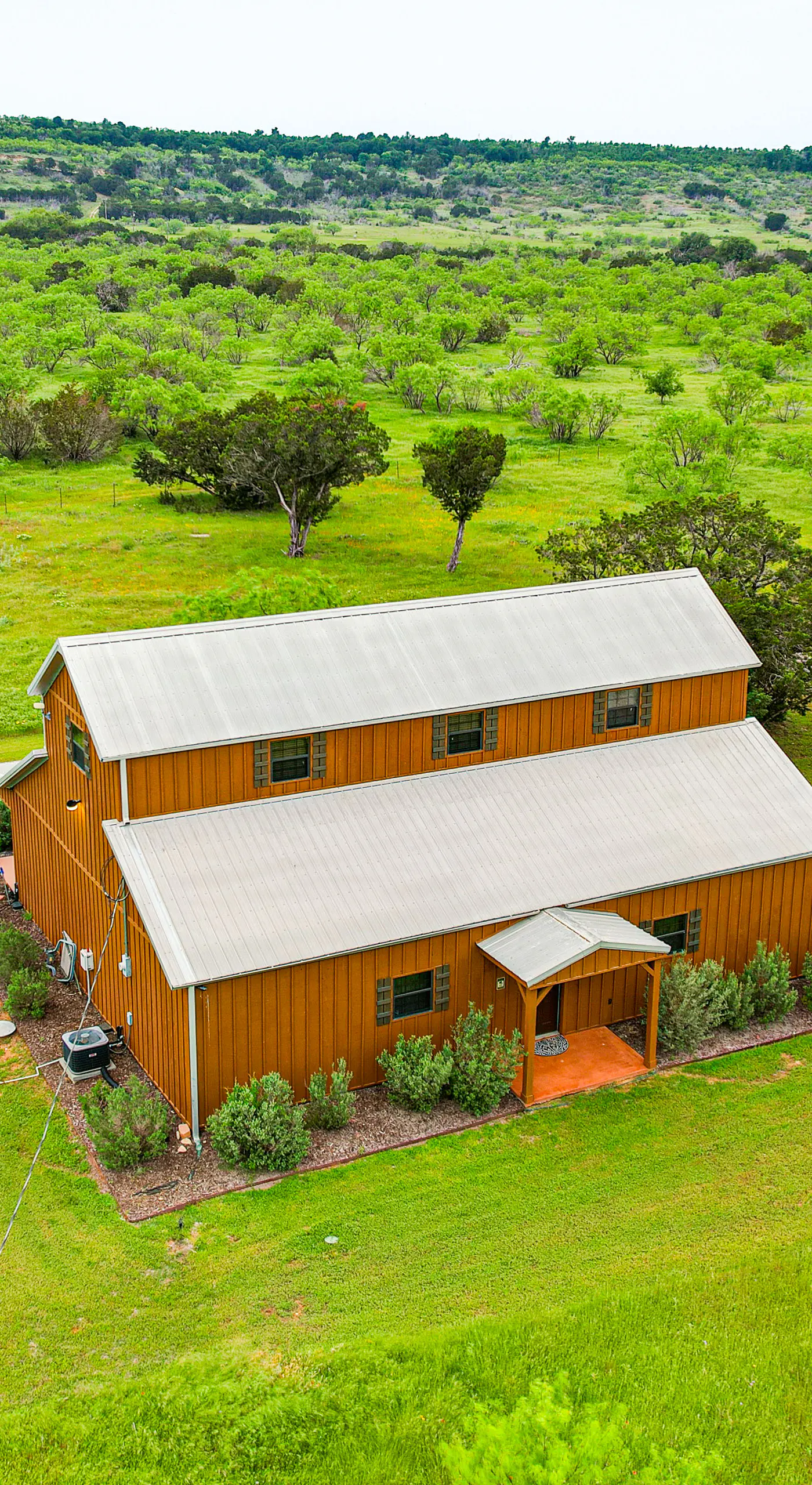 Cozy Strawn Cabin w/ Pool Access - Near Lake!