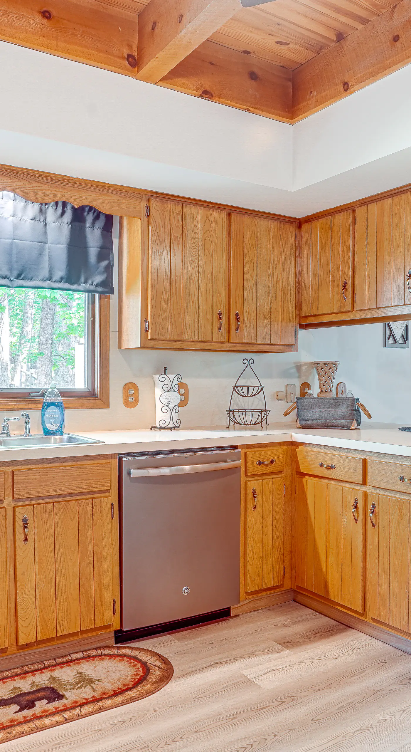 McGaheysville Home w/ Screened Porch & Gas Grill!