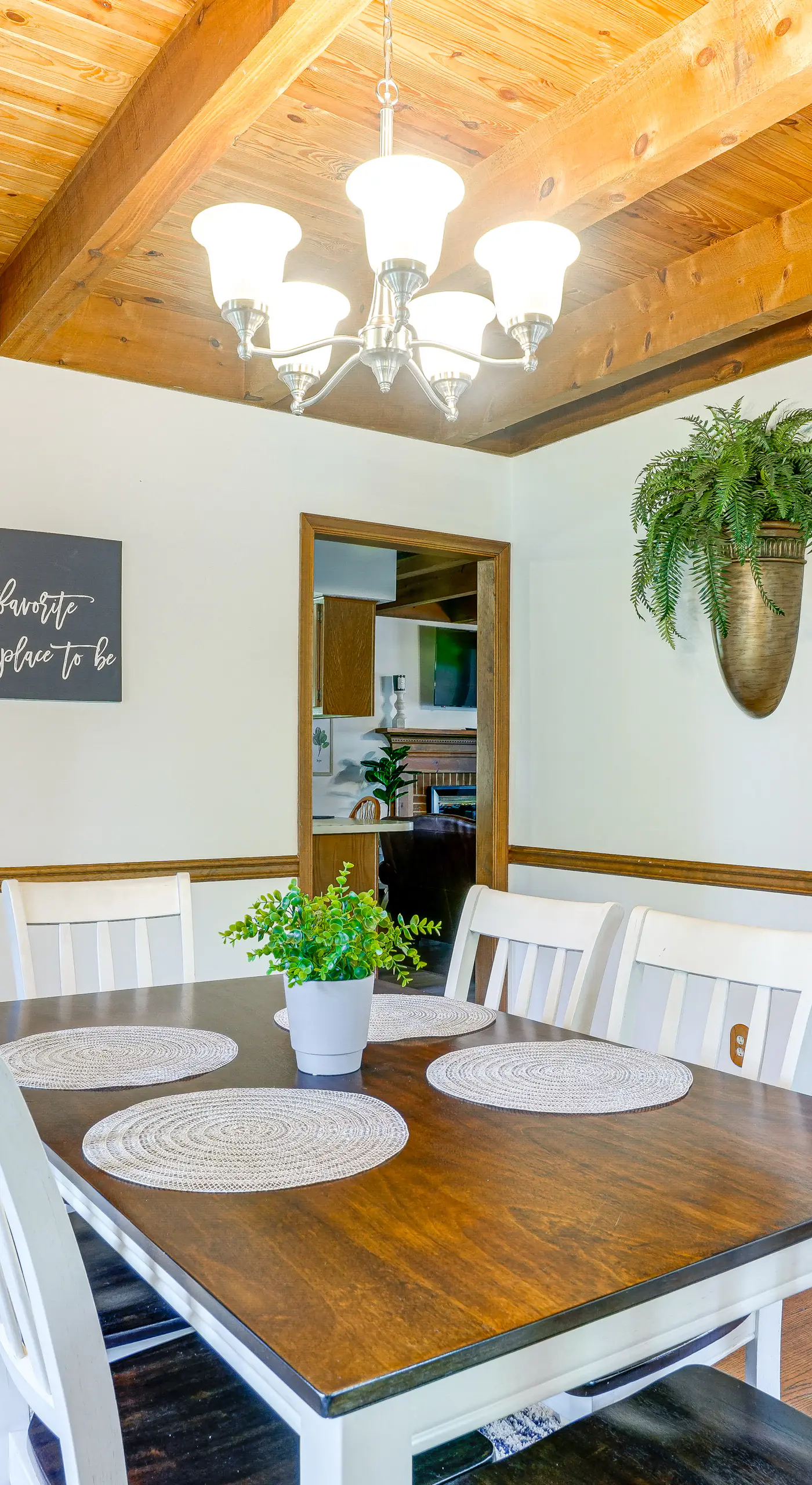McGaheysville Home w/ Screened Porch & Gas Grill!