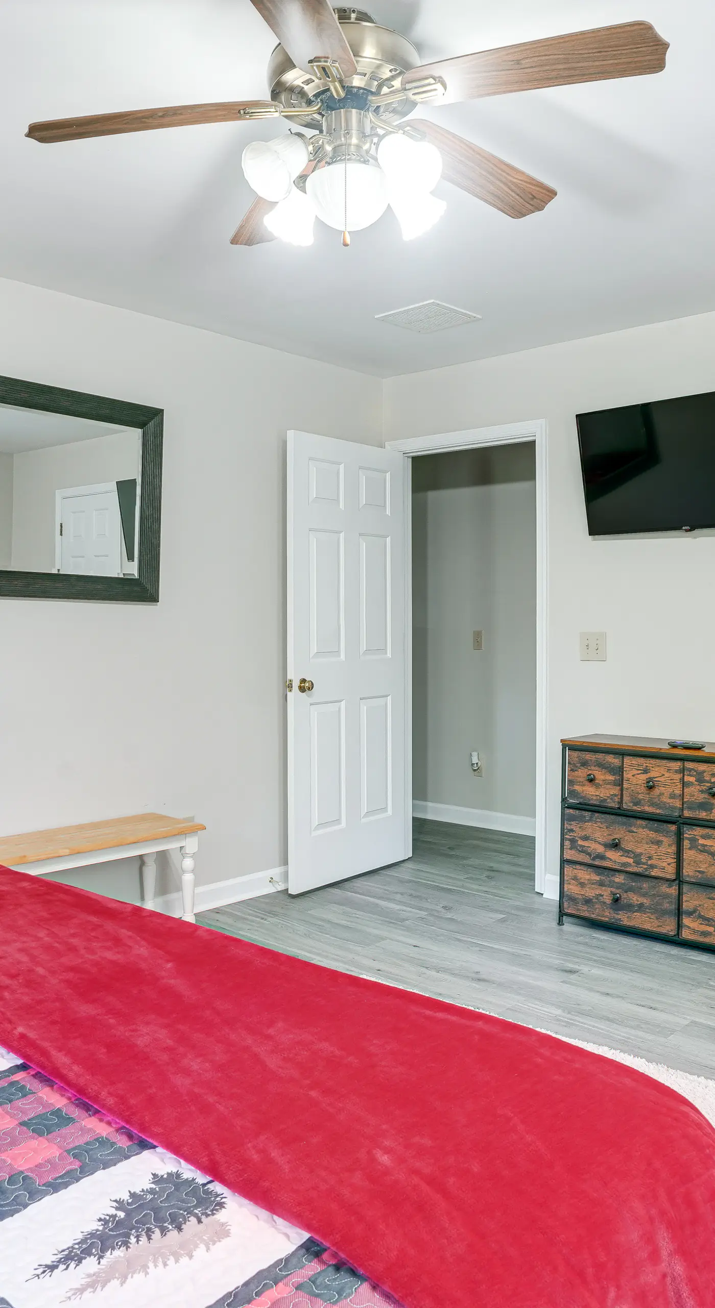 McGaheysville Home w/ Screened Porch & Gas Grill!