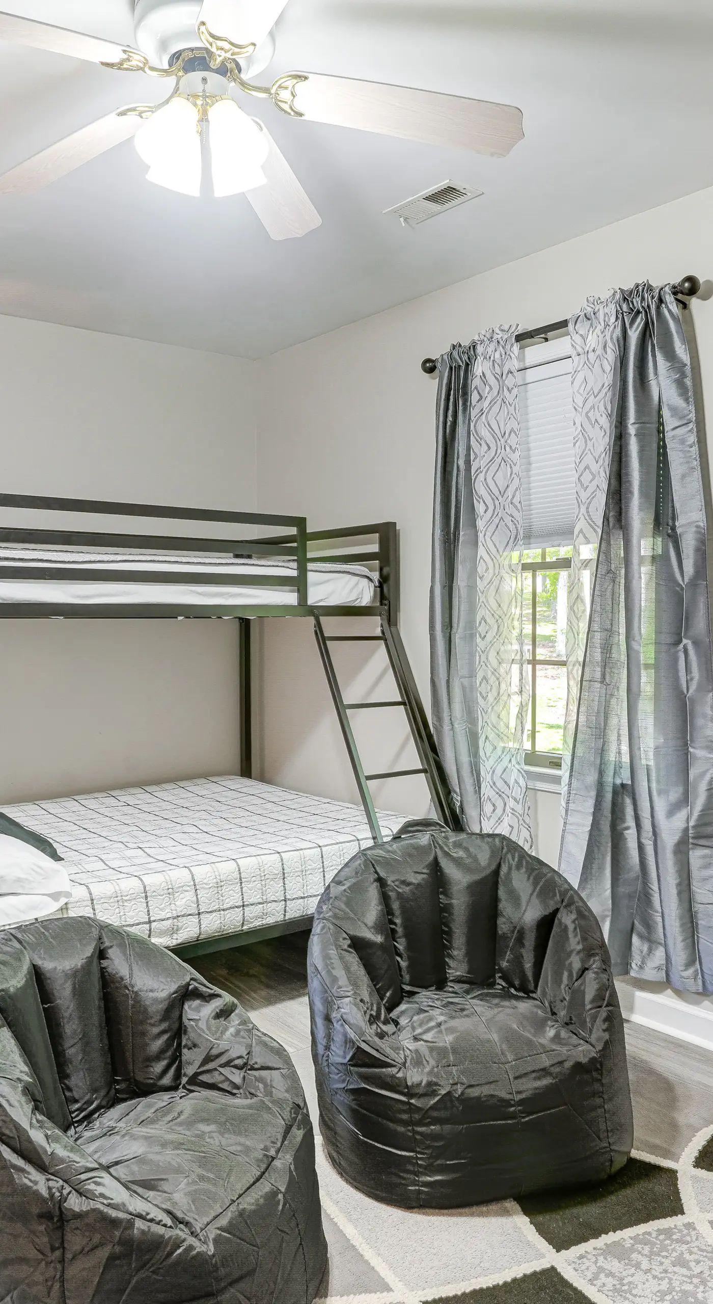 McGaheysville Home w/ Screened Porch & Gas Grill!