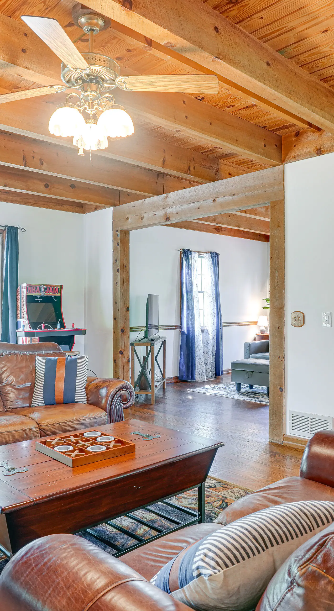 McGaheysville Home w/ Screened Porch & Gas Grill!