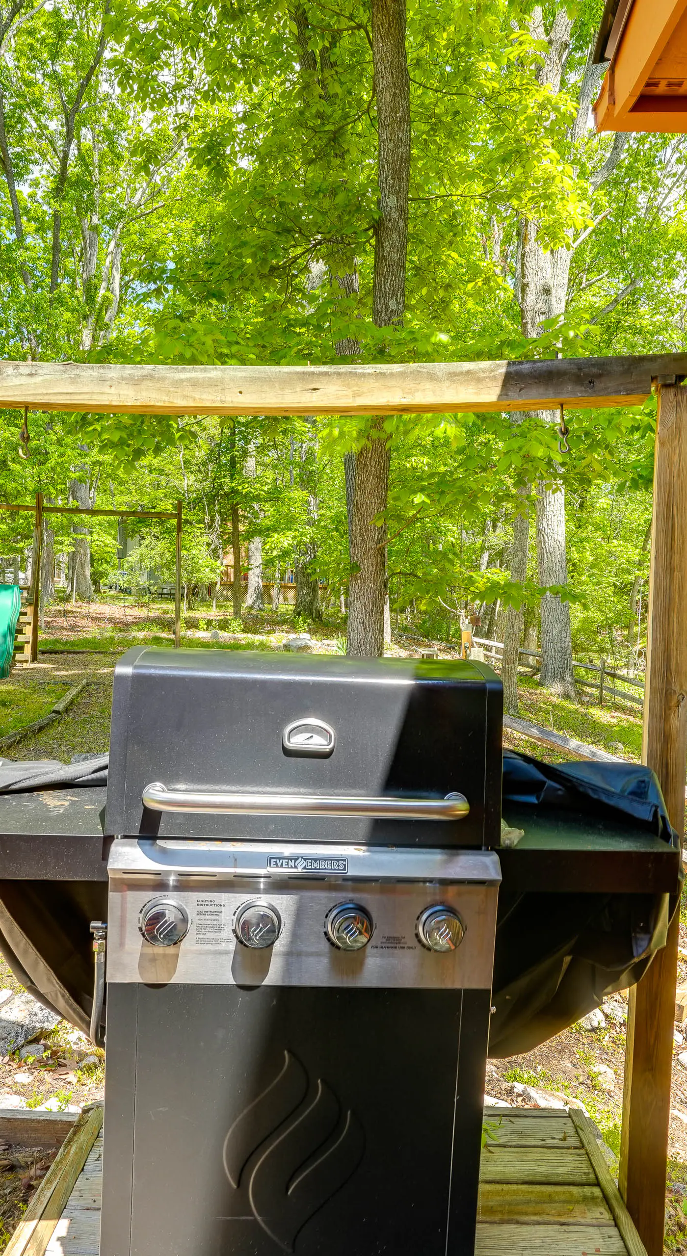 McGaheysville Home w/ Screened Porch & Gas Grill!