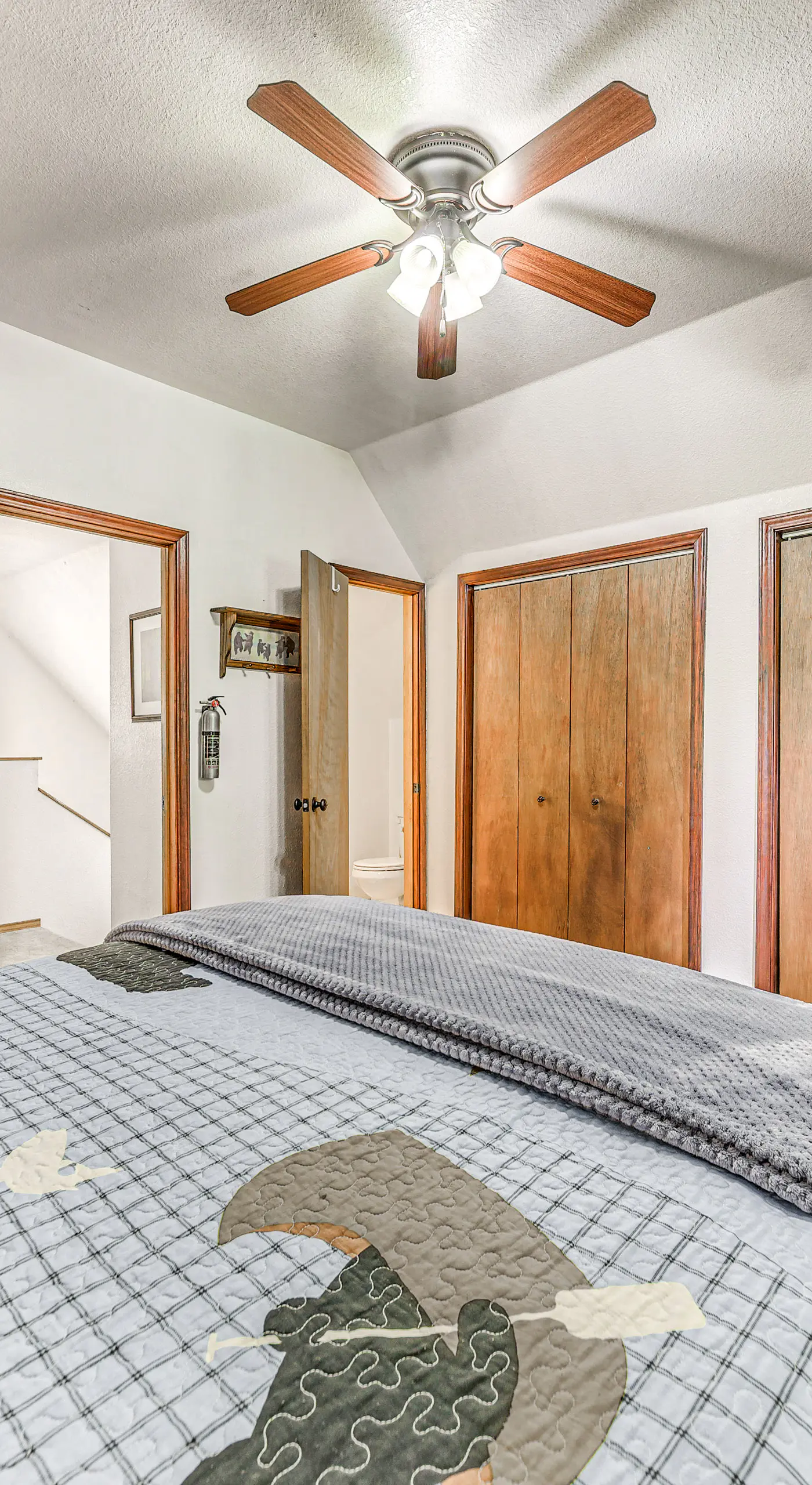 Quaint Cloudcroft Cabin w/ Stunning Forest Views!