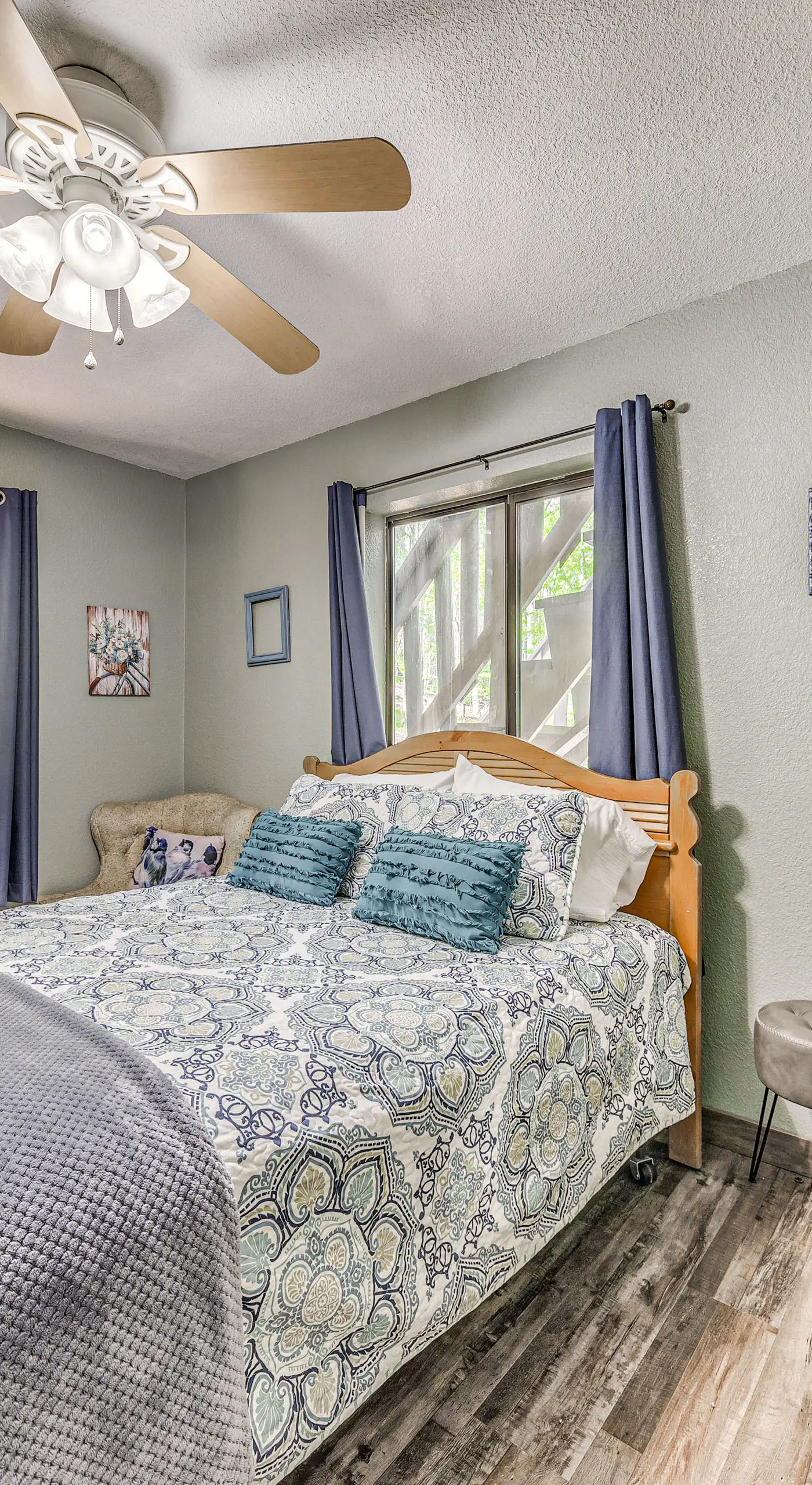 Quaint Cloudcroft Cabin w/ Stunning Forest Views!