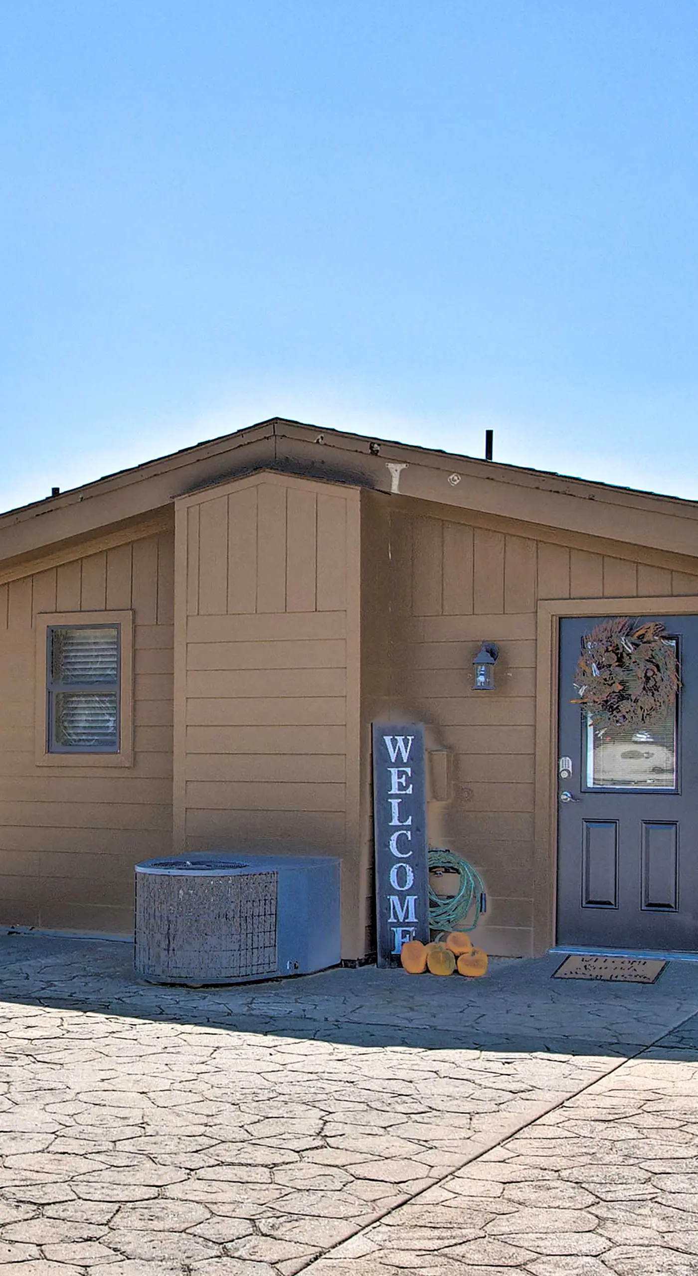 Pet-Friendly Efficiency Cottage w/ Pool!