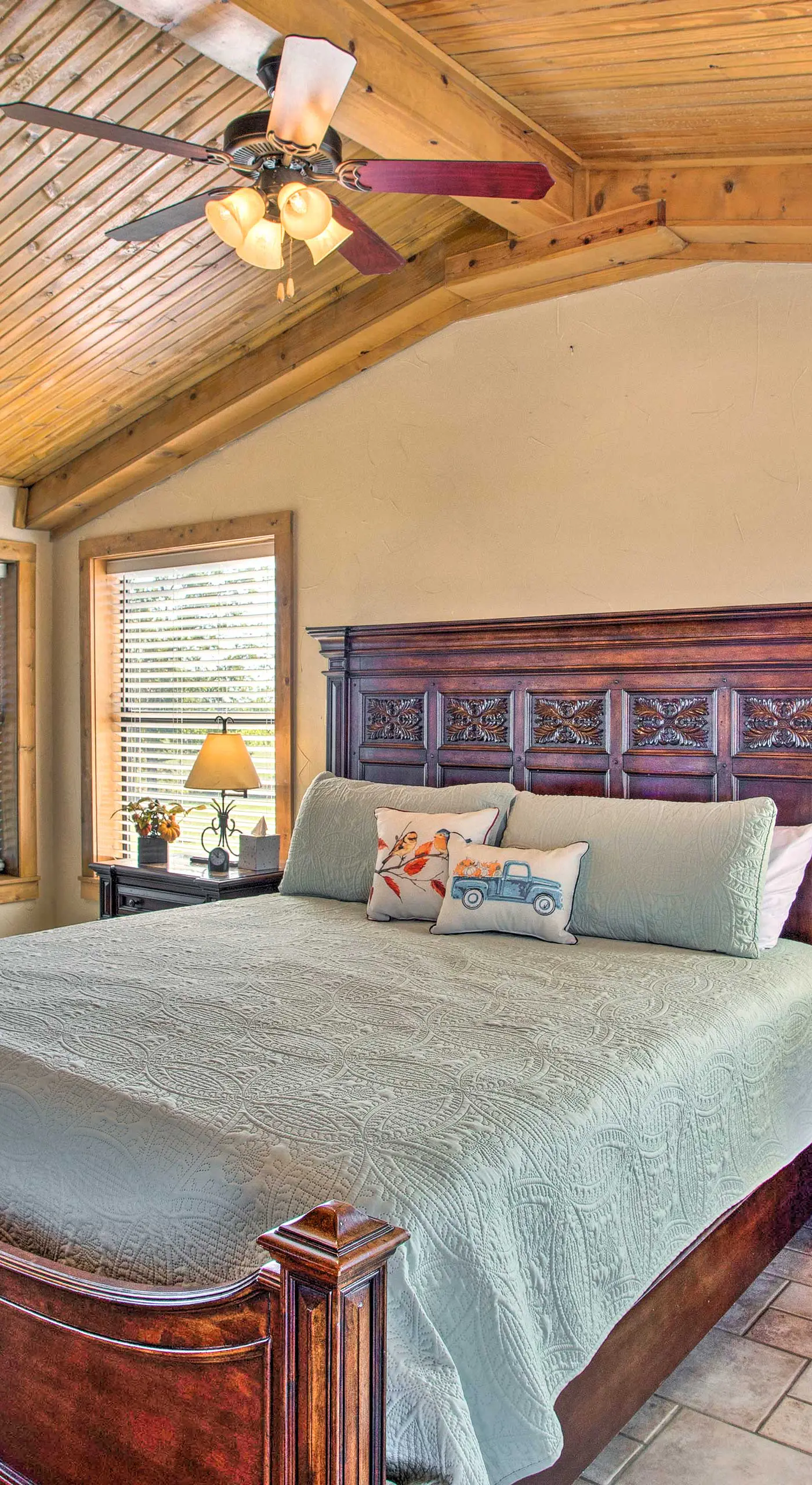 Pet-Friendly Efficiency Cottage w/ Pool!