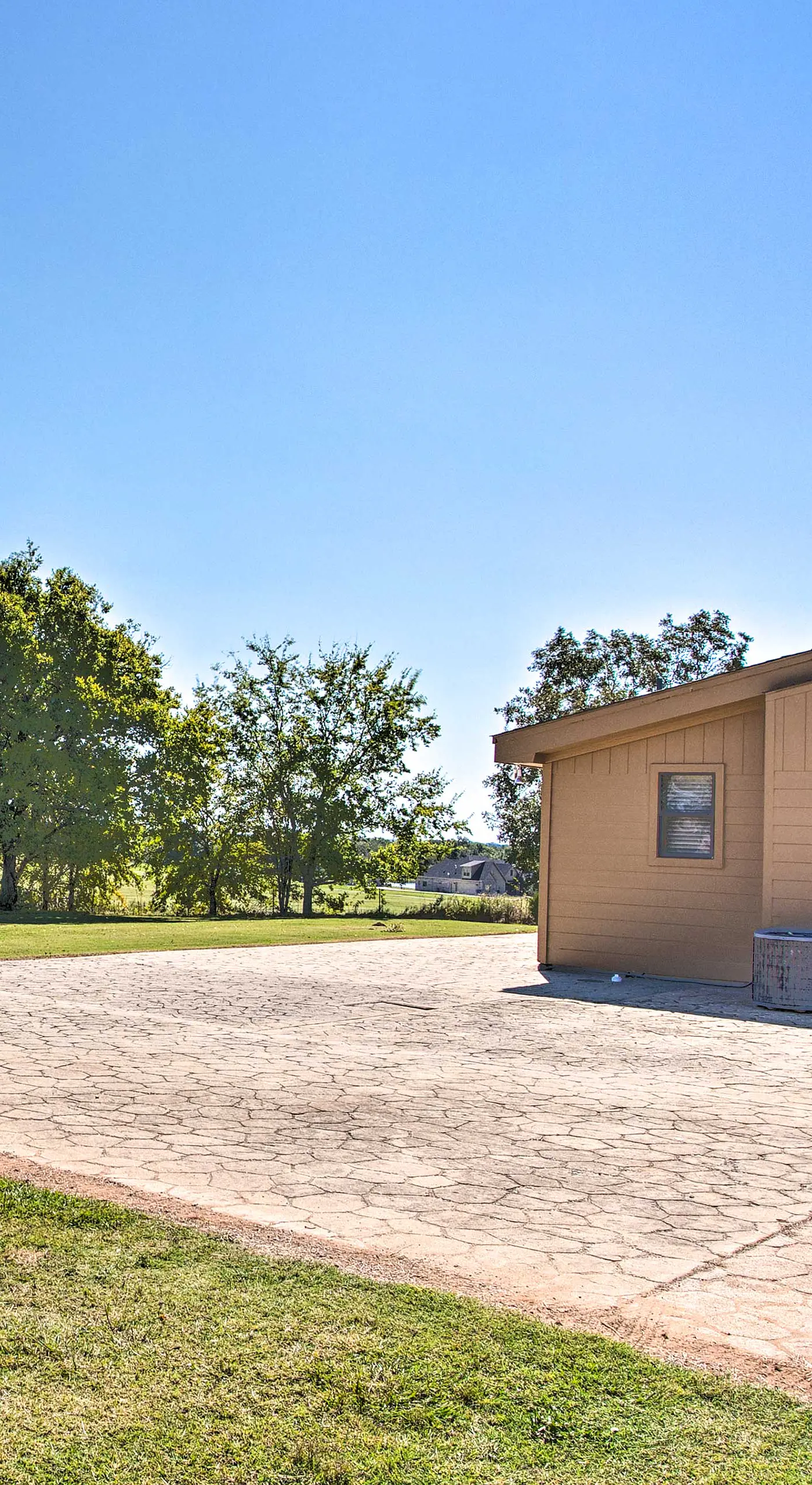 Pet-Friendly Efficiency Cottage w/ Pool!