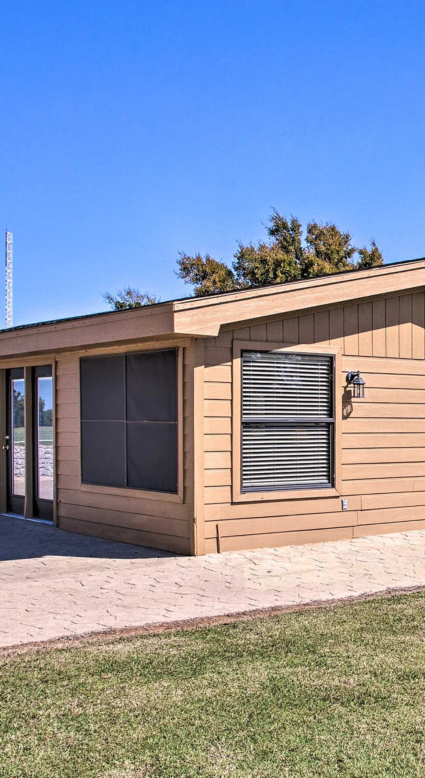 Pet-Friendly Efficiency Cottage w/ Pool!