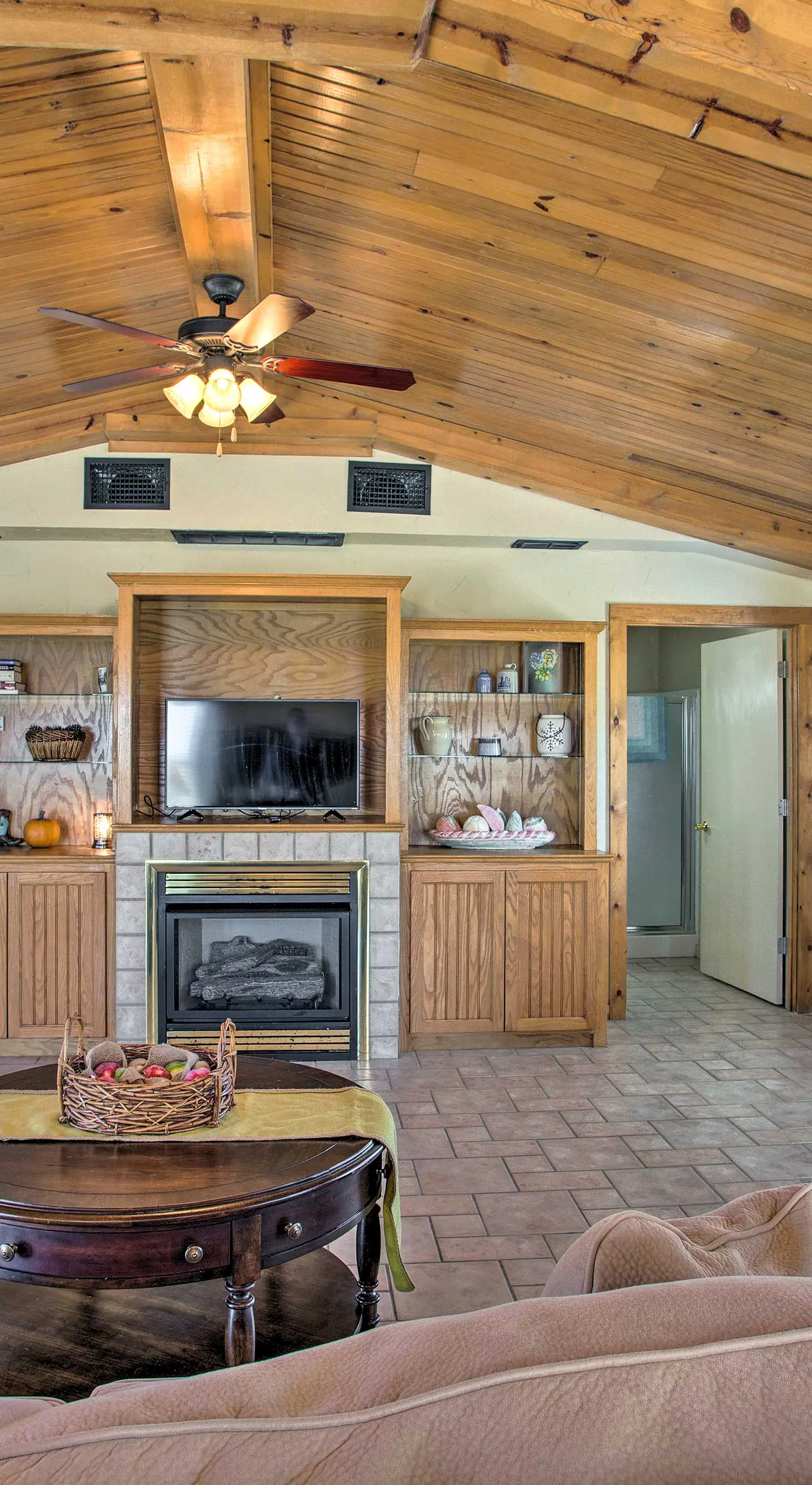 Pet-Friendly Efficiency Cottage w/ Pool!