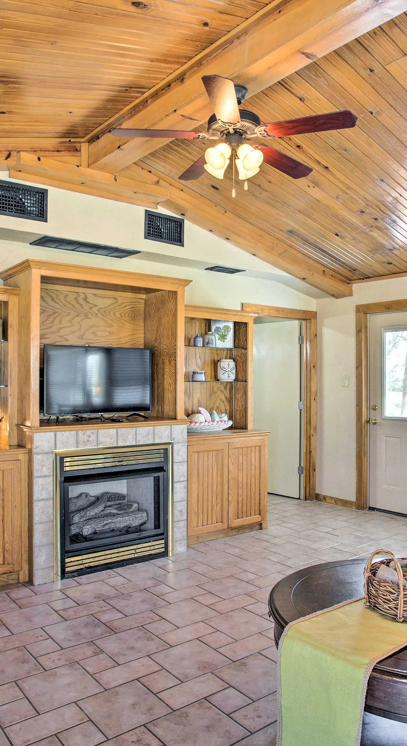 Pet-Friendly Efficiency Cottage w/ Pool!