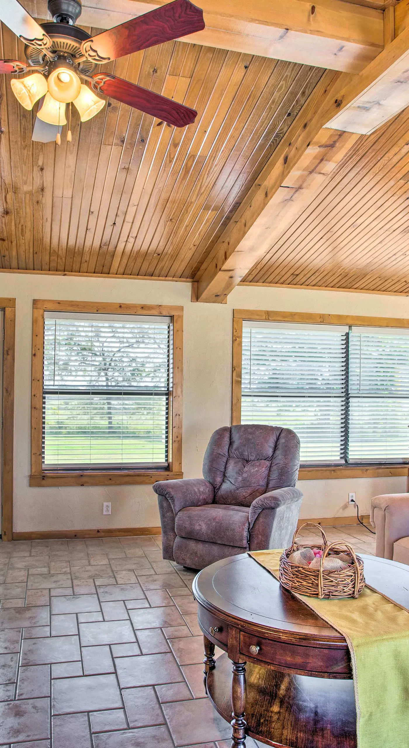 Pet-Friendly Efficiency Cottage w/ Pool!