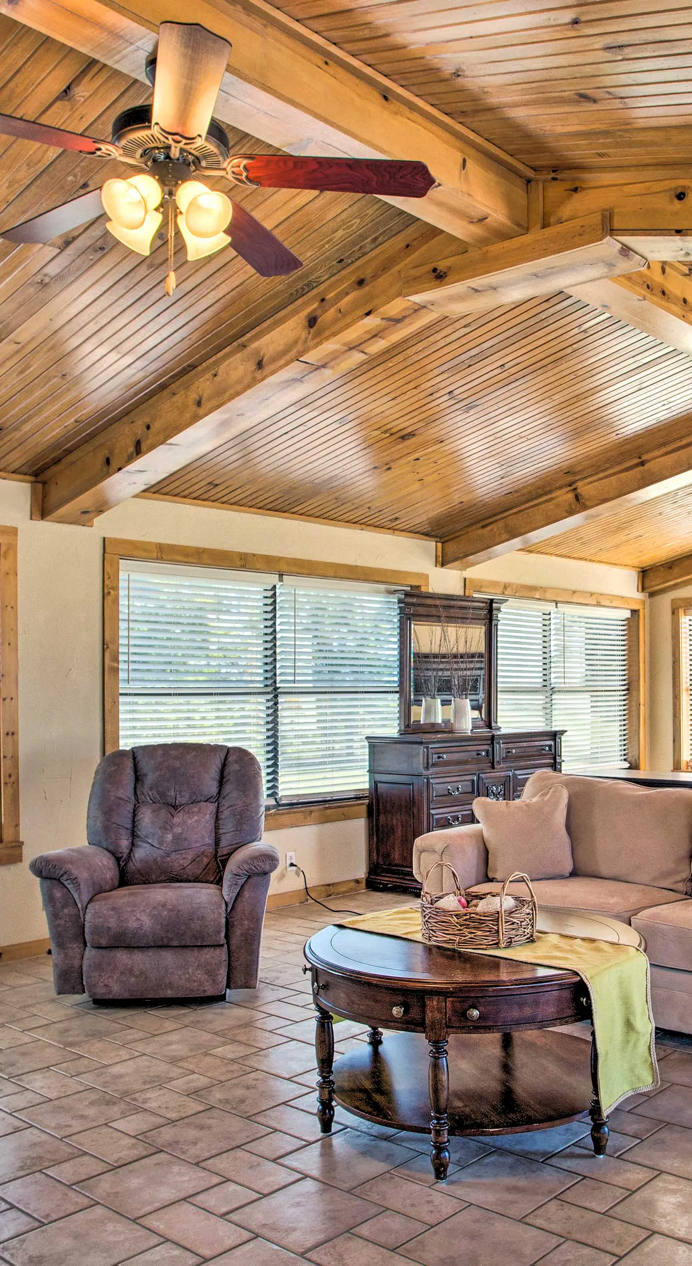 Pet-Friendly Efficiency Cottage w/ Pool!
