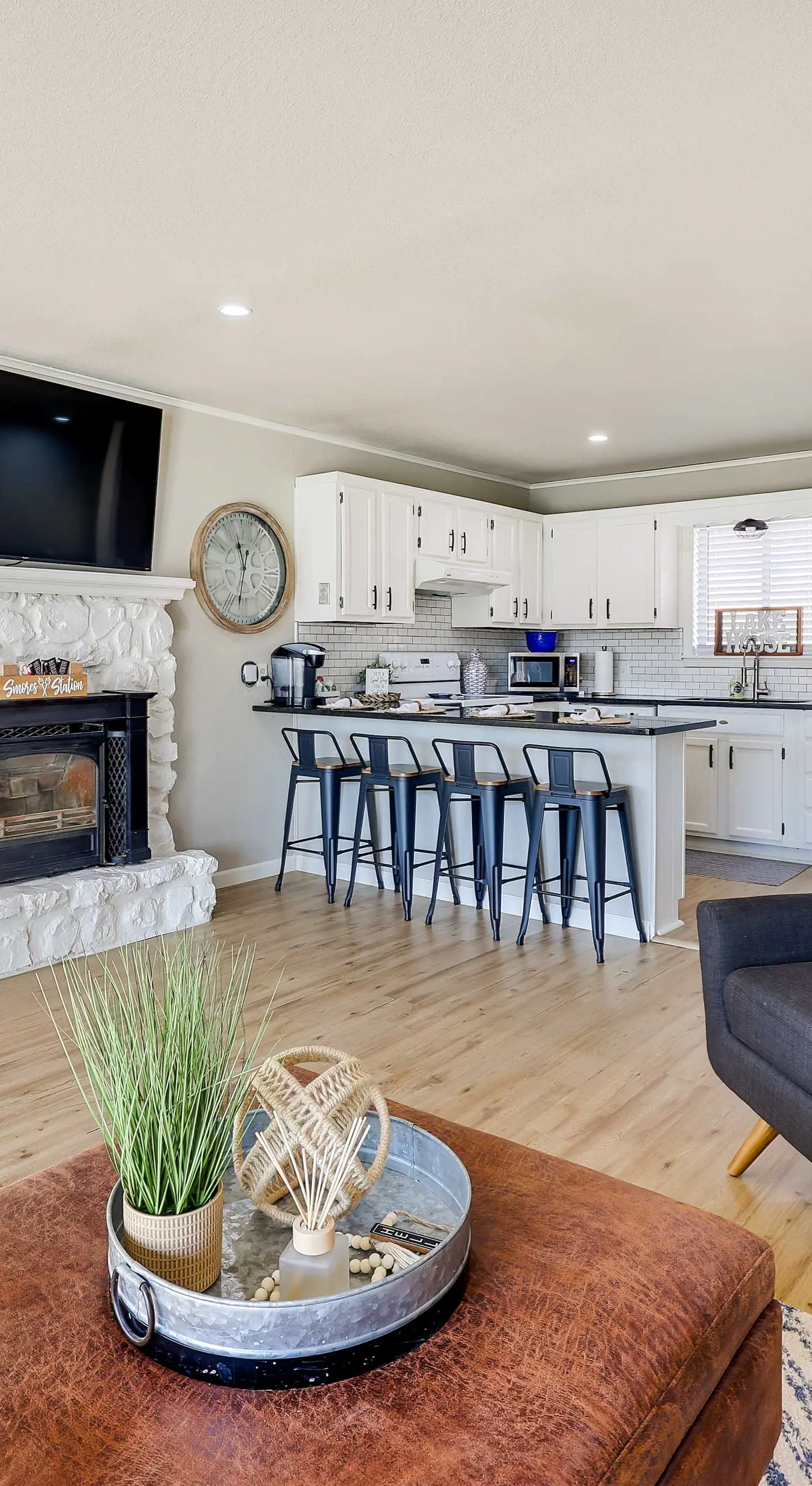 Deck, Fire Pit & Grill: Grand Lake Lakefront Home