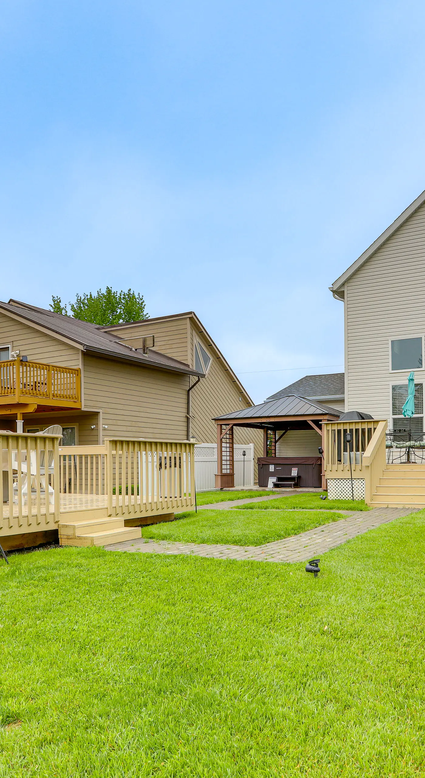 Hot Tub, Lake Access, & Dock: Port Clinton Retreat