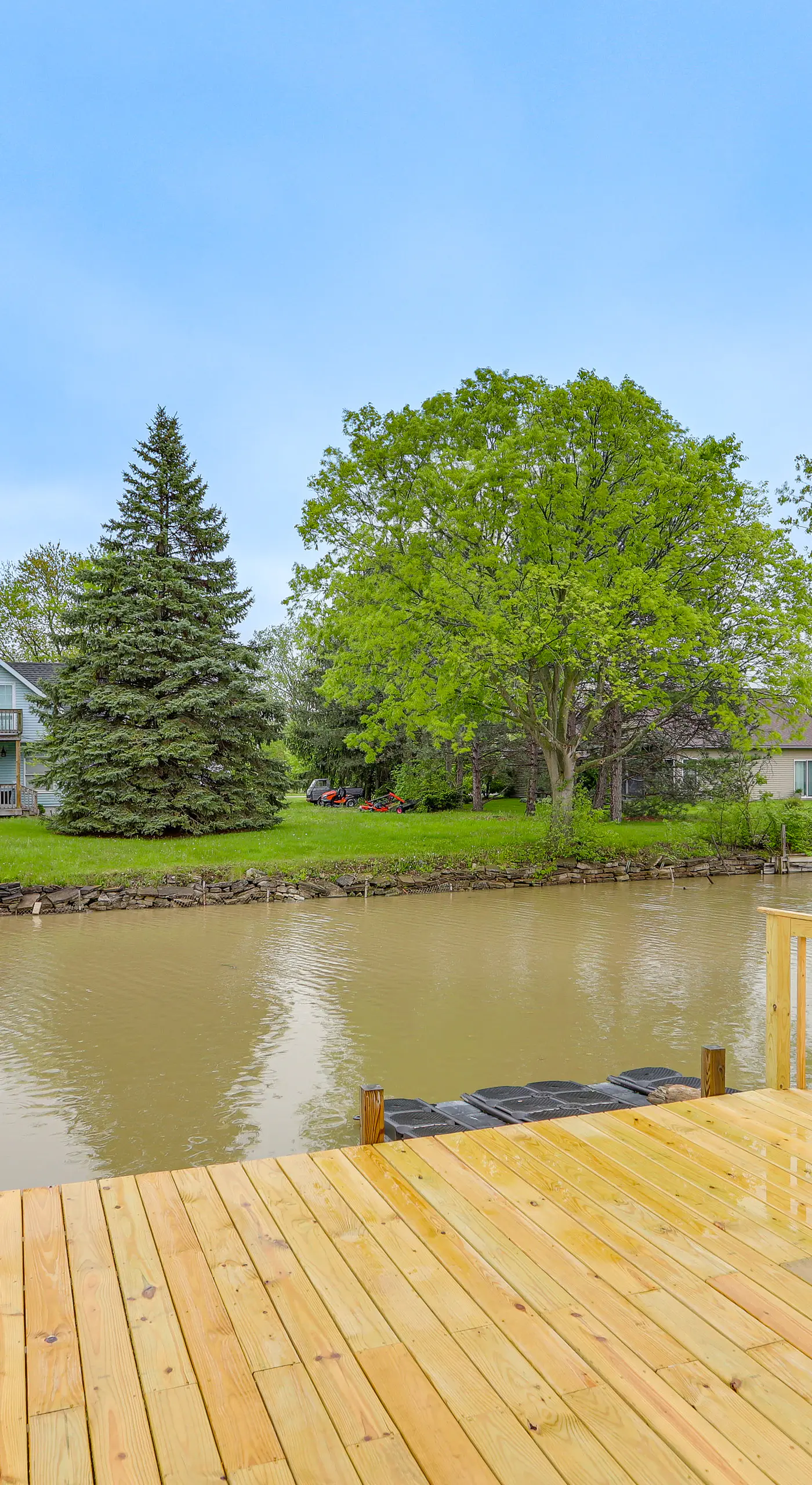 Hot Tub, Lake Access, & Dock: Port Clinton Retreat