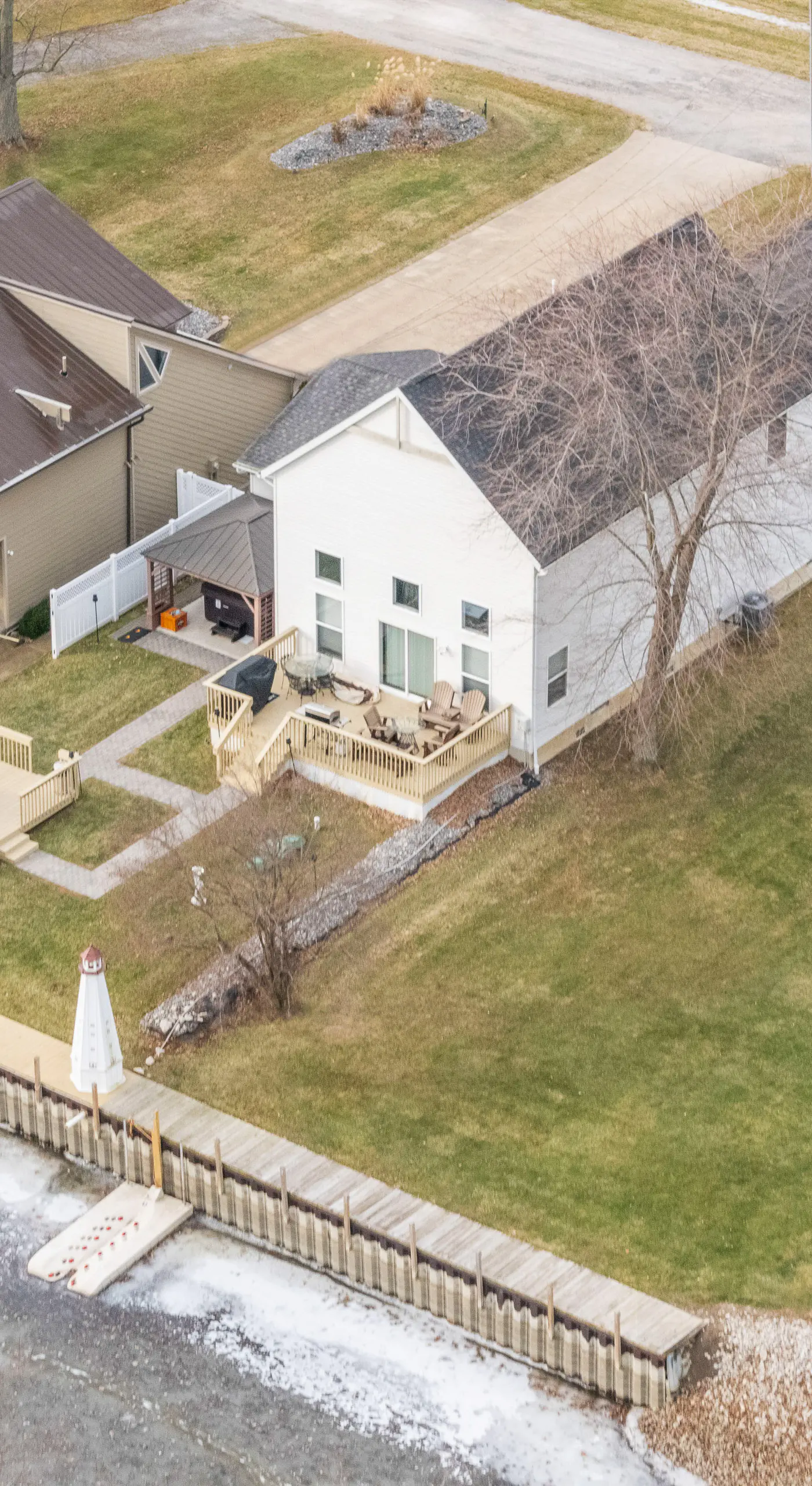 Hot Tub, Lake Access, & Dock: Port Clinton Retreat