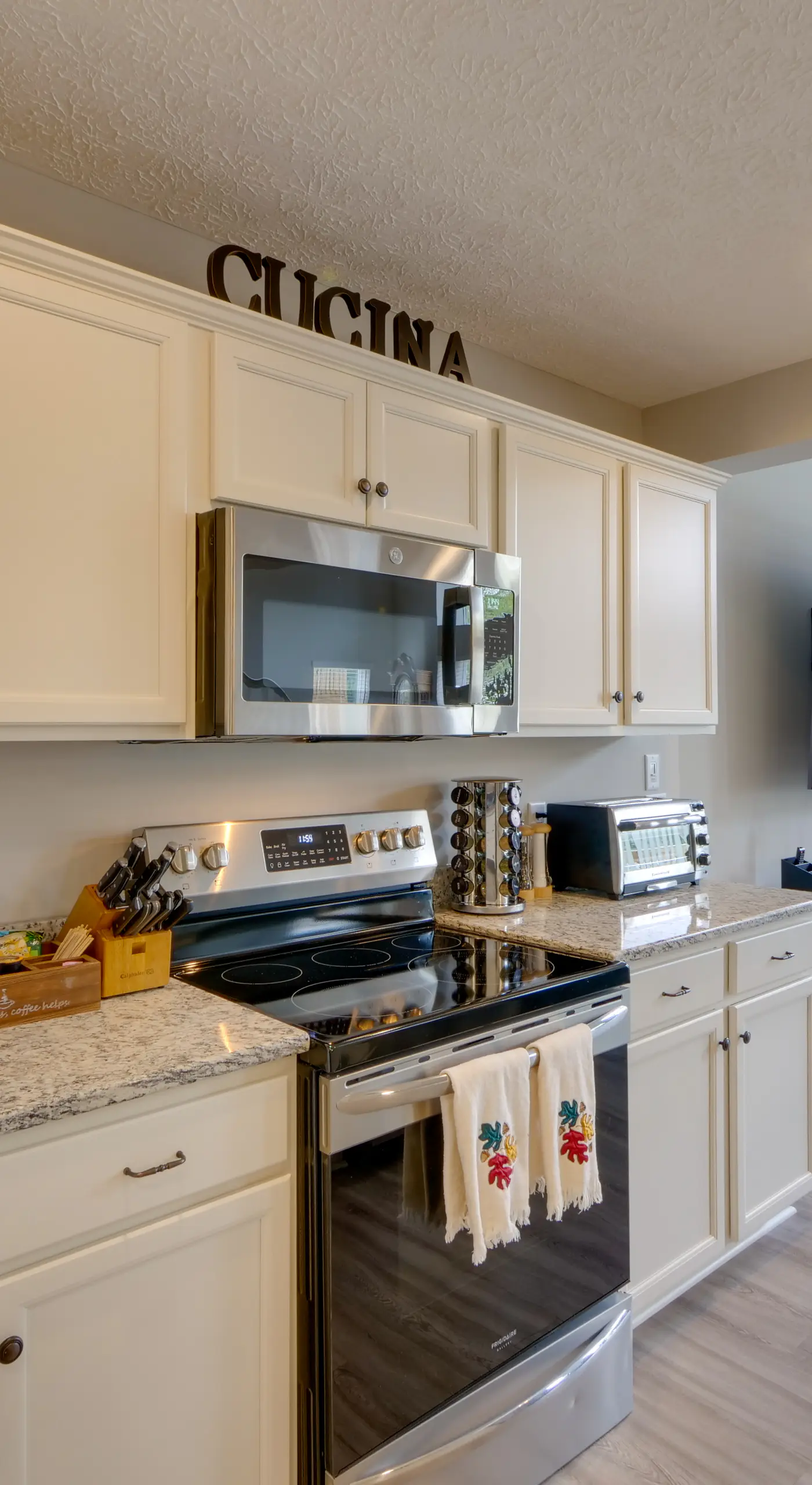 Hot Tub, Lake Access, & Dock: Port Clinton Retreat