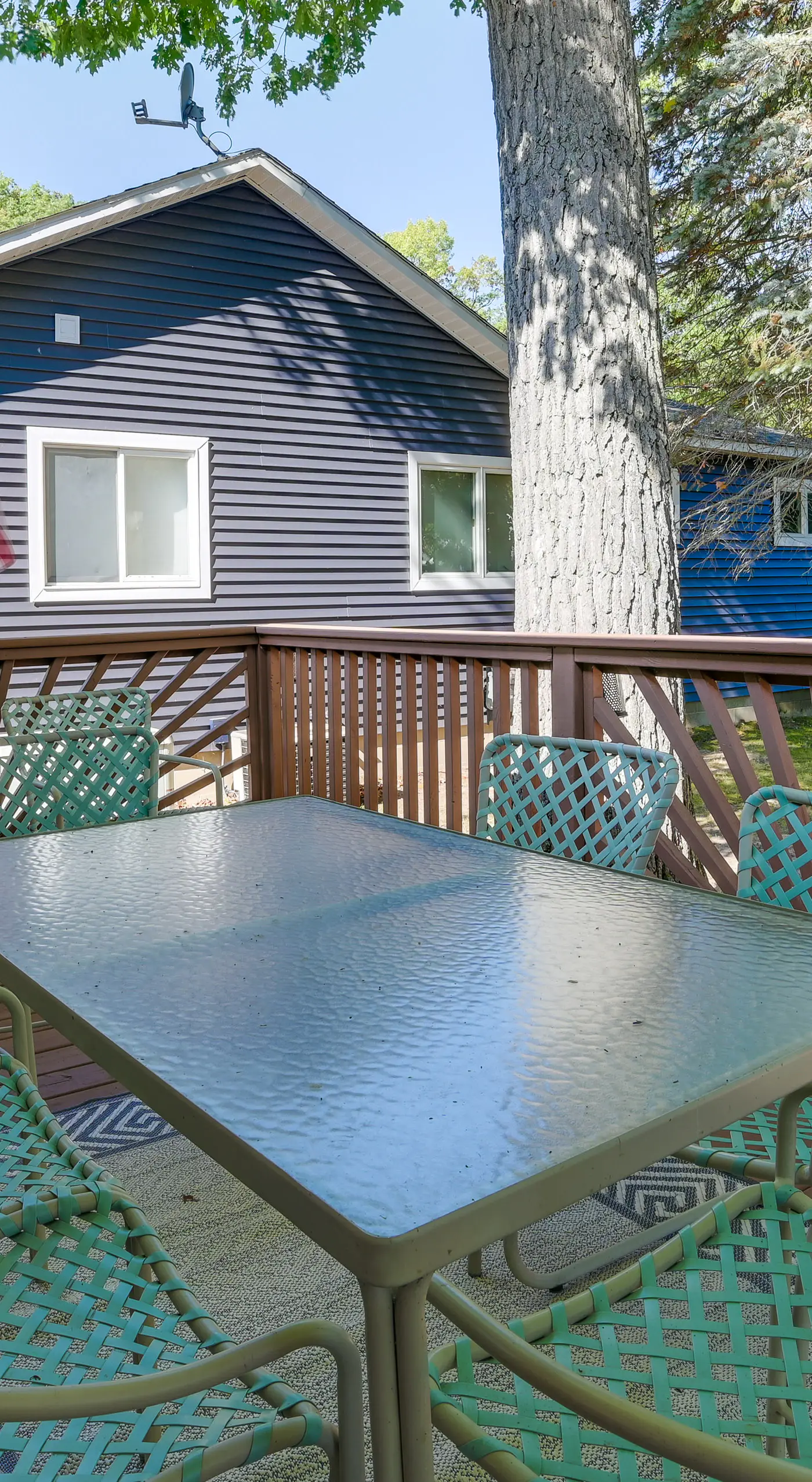 Higgins Lake Cottage w/ Private Fire Pit & Grill!