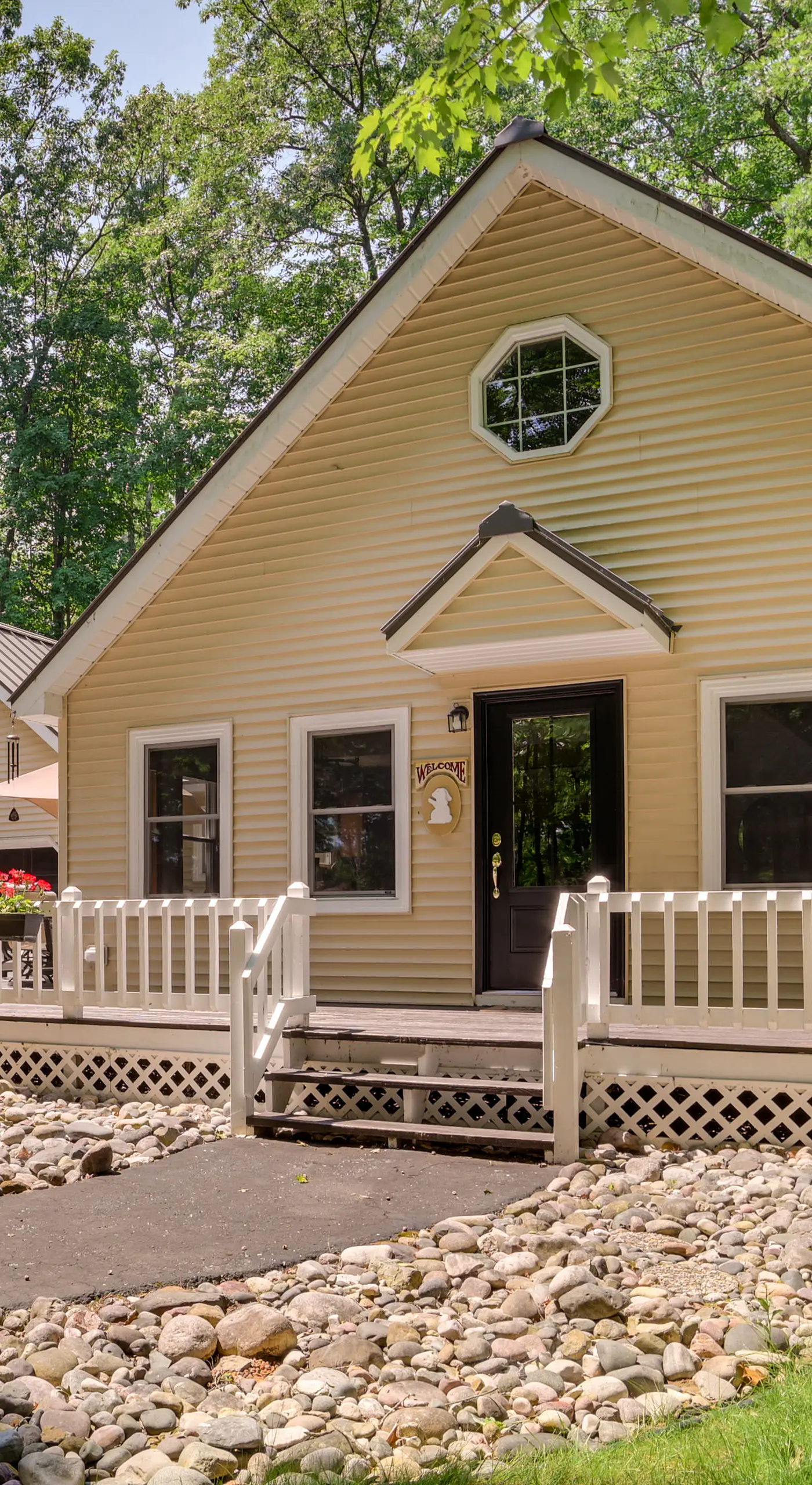 Higgins Lake Retreat: Dock Access, Close to Beach!