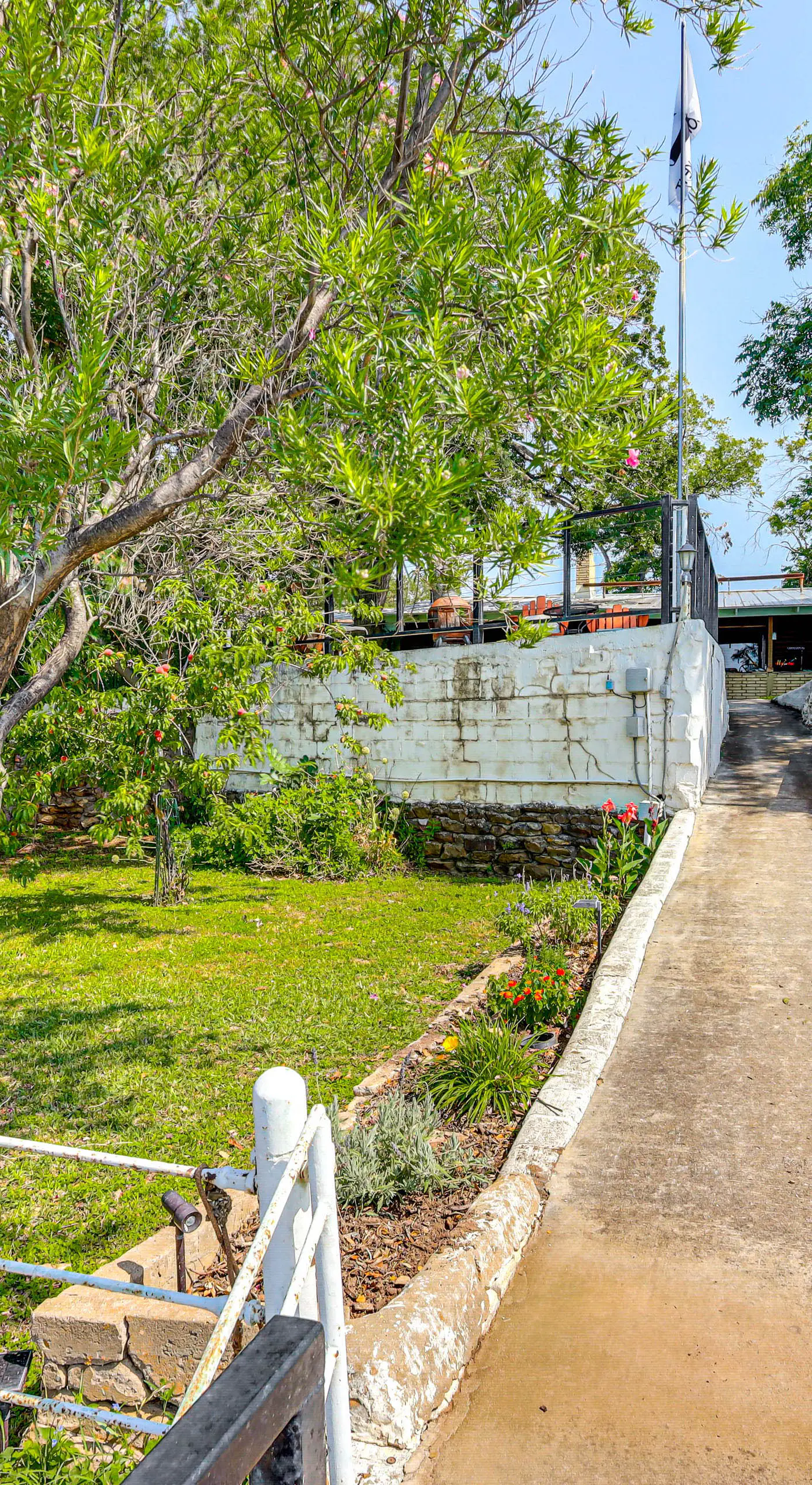 Lakefront Brownwood Home w/ Private Boat Dock