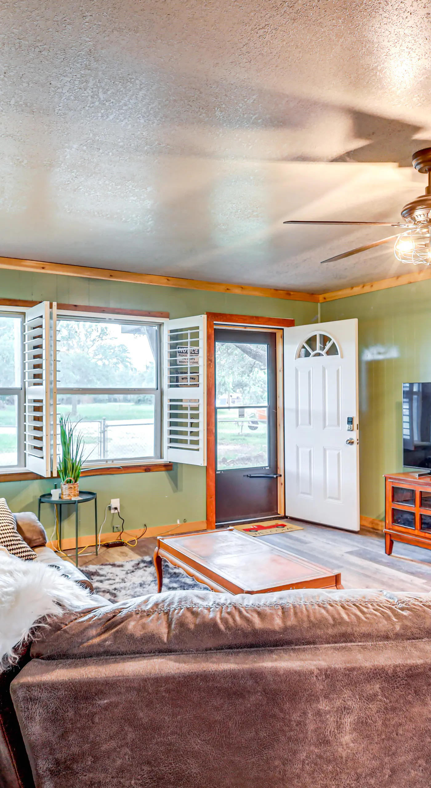 Deck, Hot Tub & Lake View: Brownwood Home!