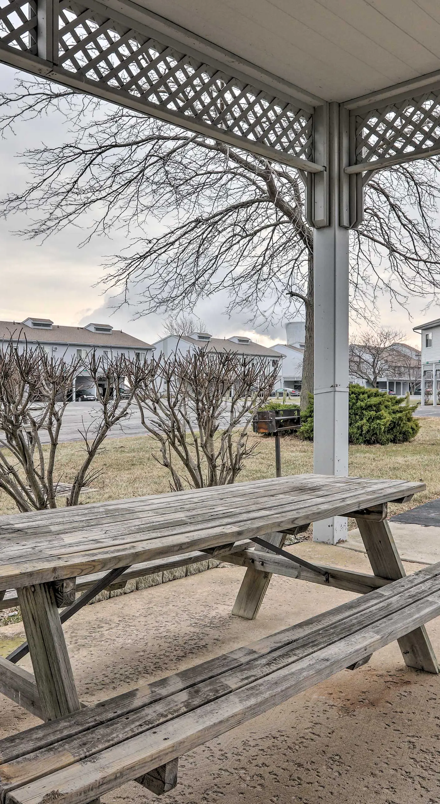 Condo w/ Balcony, Dock & Access to Lake Erie