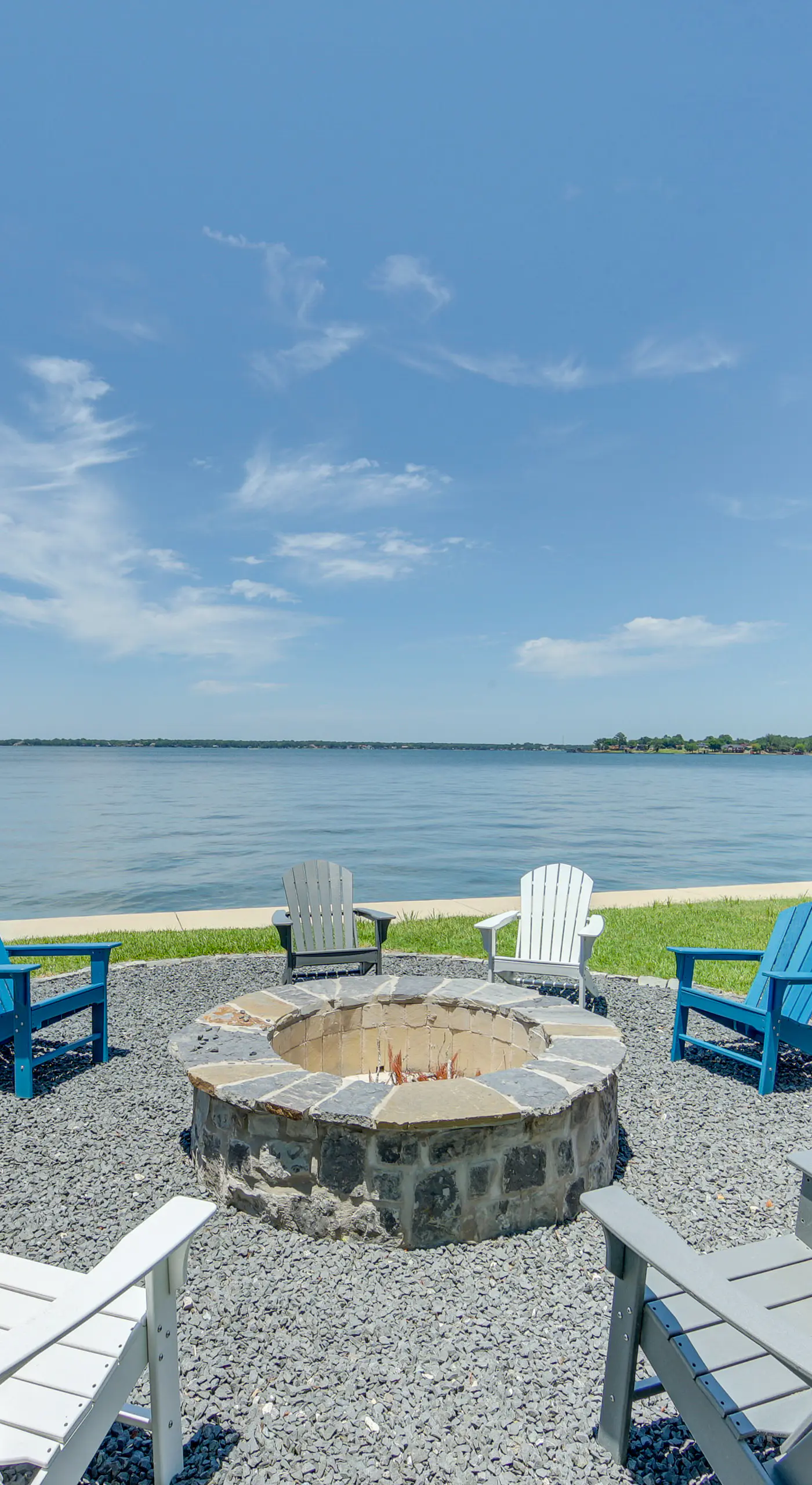 Stunning Lakefront Malakoff Home w/ Dock & Deck