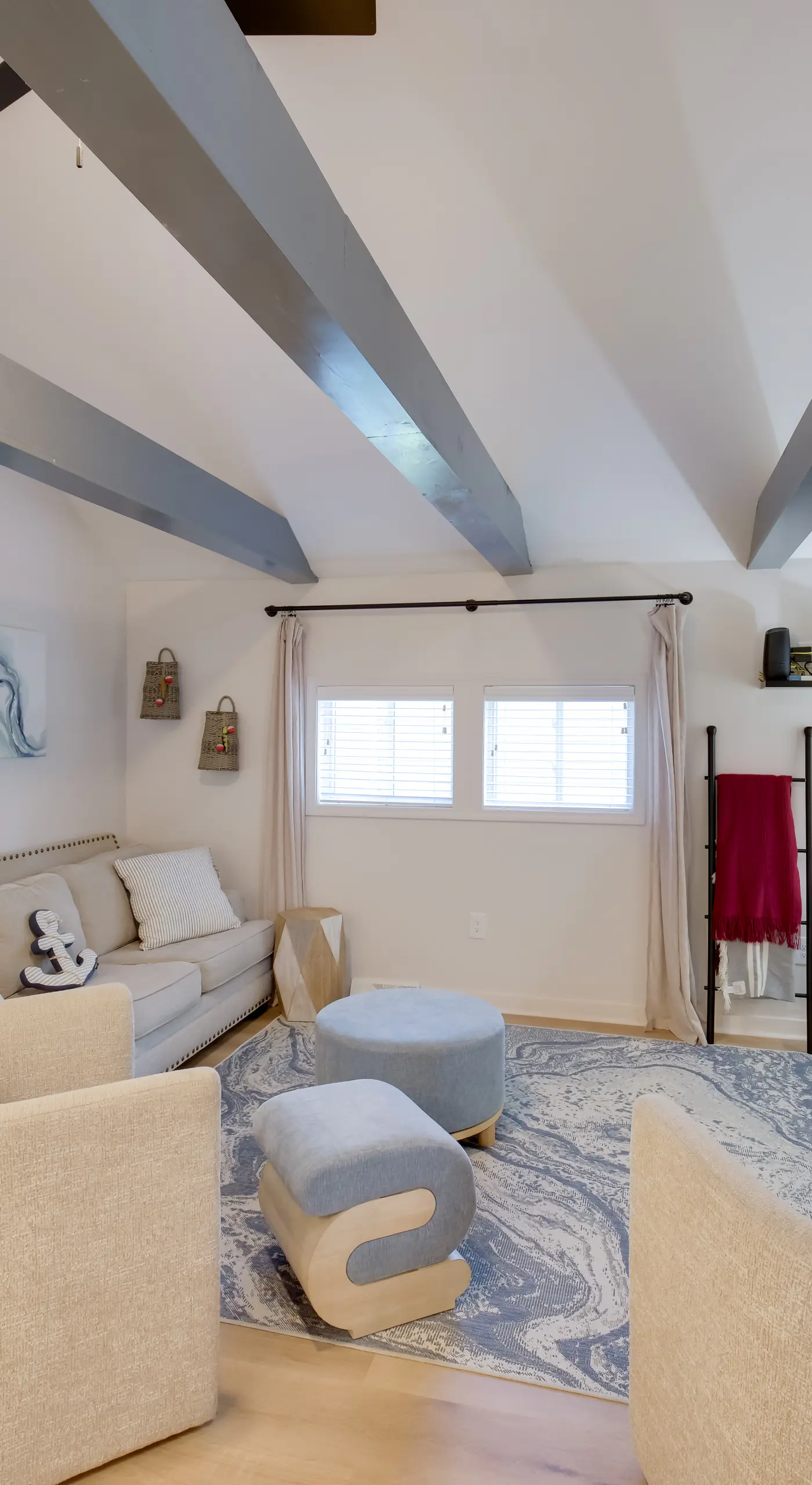 'Wishin & Fishin' Walkable Erie Home By the Beach!