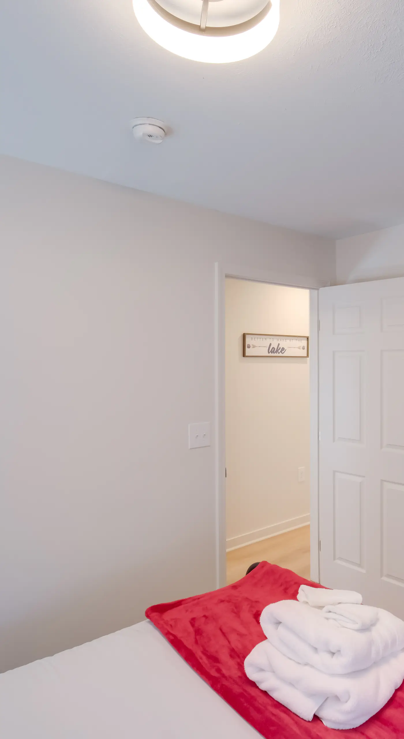 'Wishin & Fishin' Walkable Erie Home By the Beach!