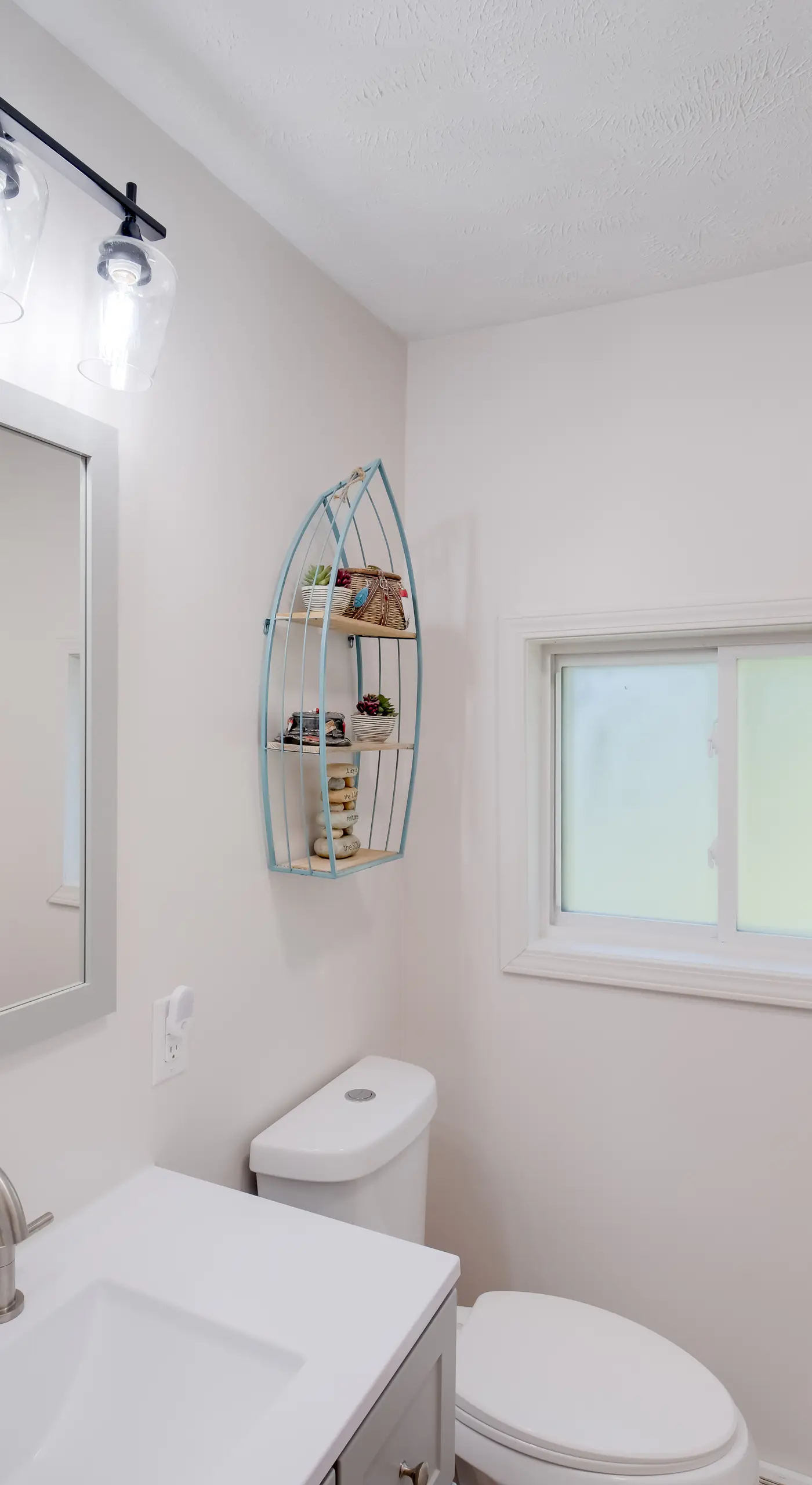 'Wishin & Fishin' Walkable Erie Home By the Beach!