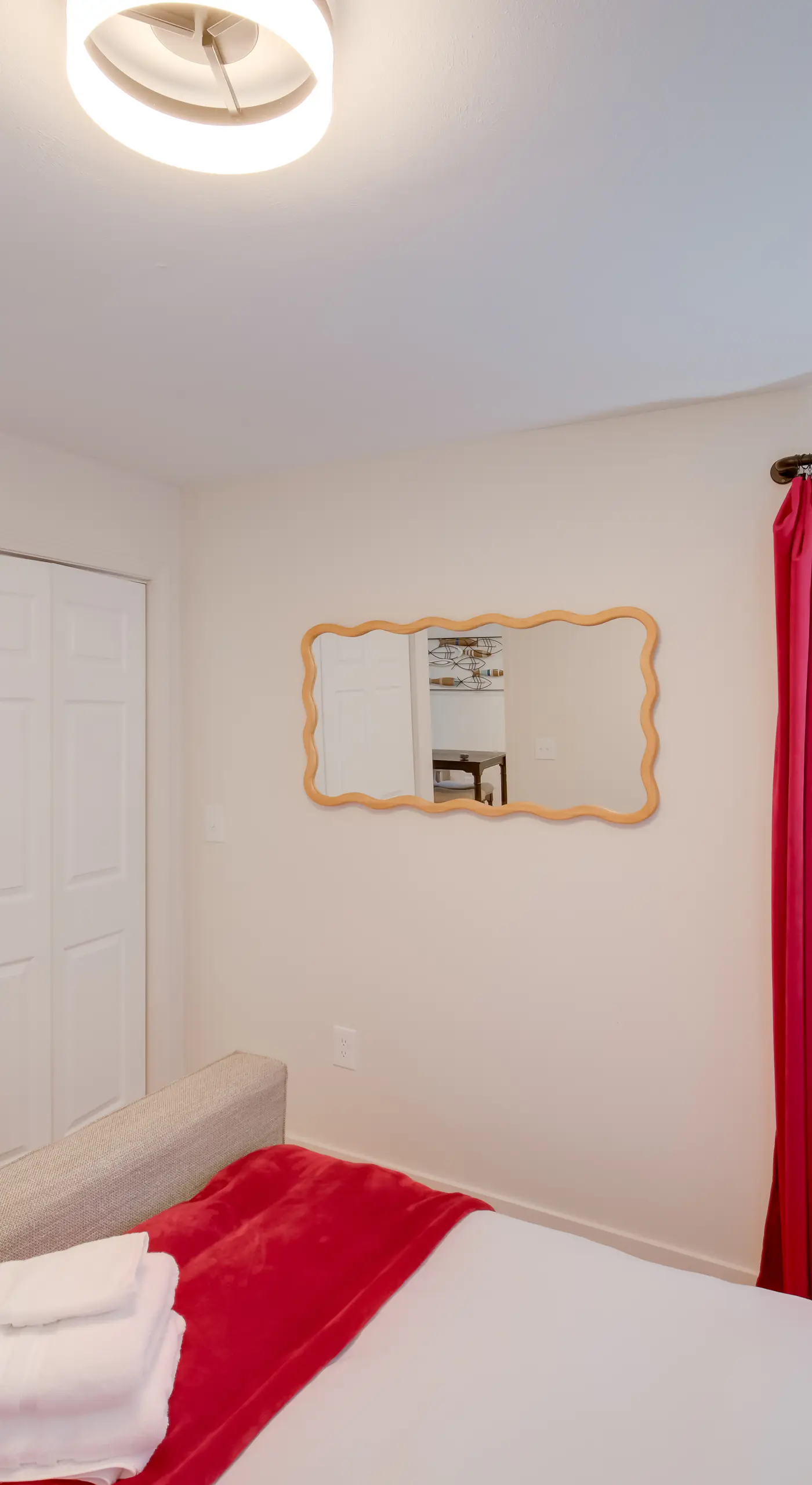 'Wishin & Fishin' Walkable Erie Home By the Beach!