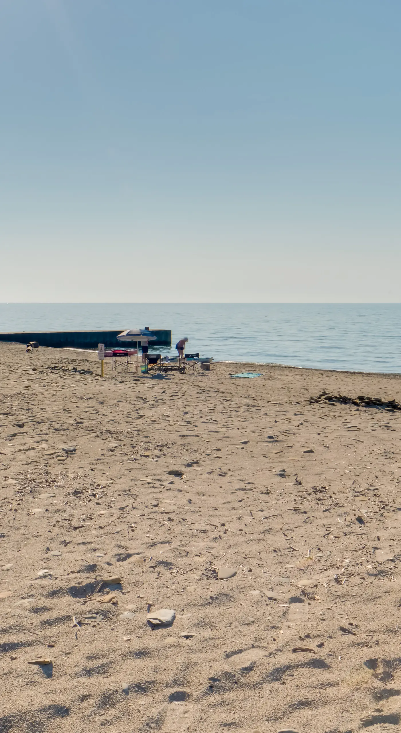 'Wishin & Fishin' Walkable Erie Home By the Beach!