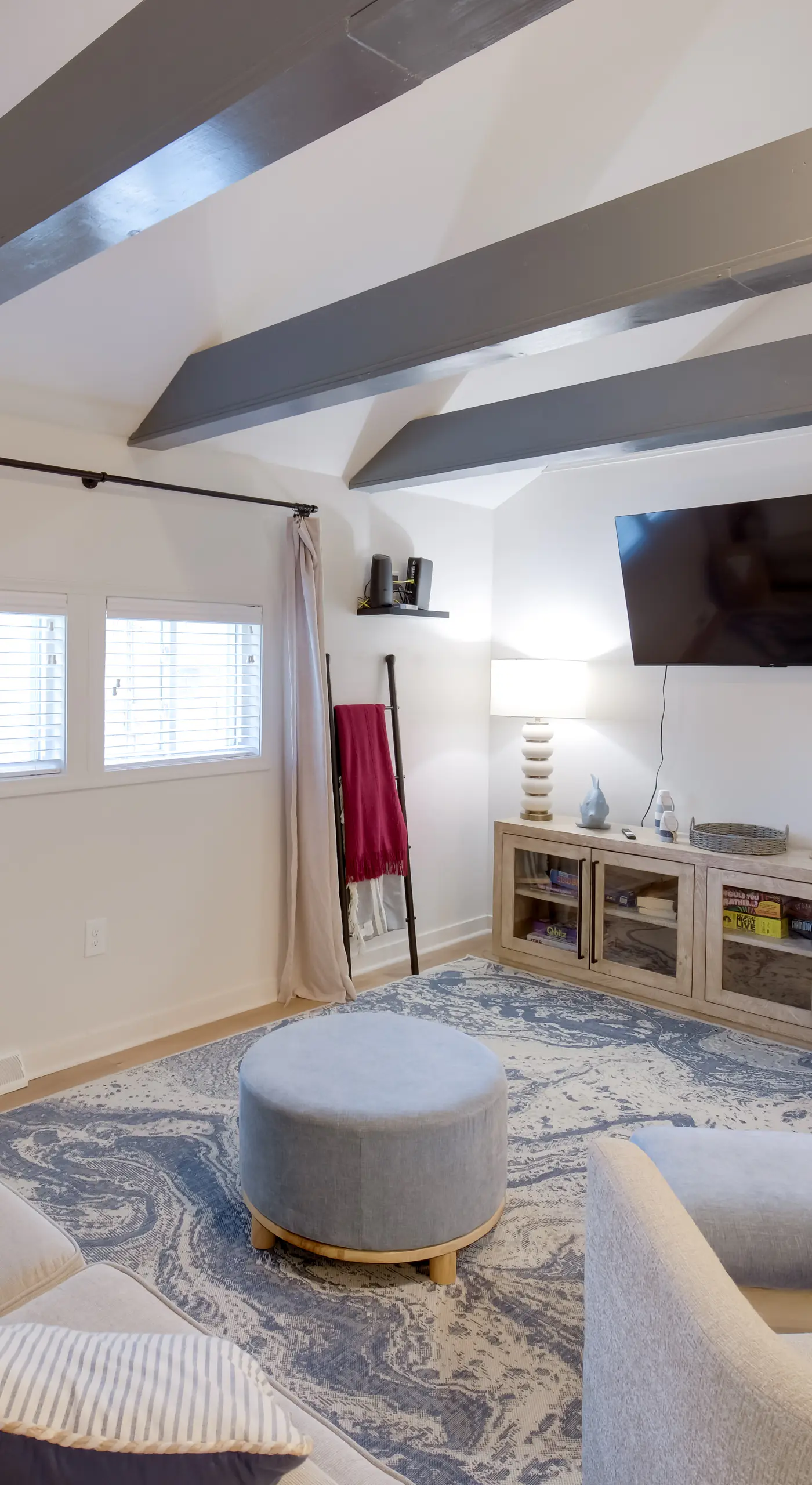 'Wishin & Fishin' Walkable Erie Home By the Beach!