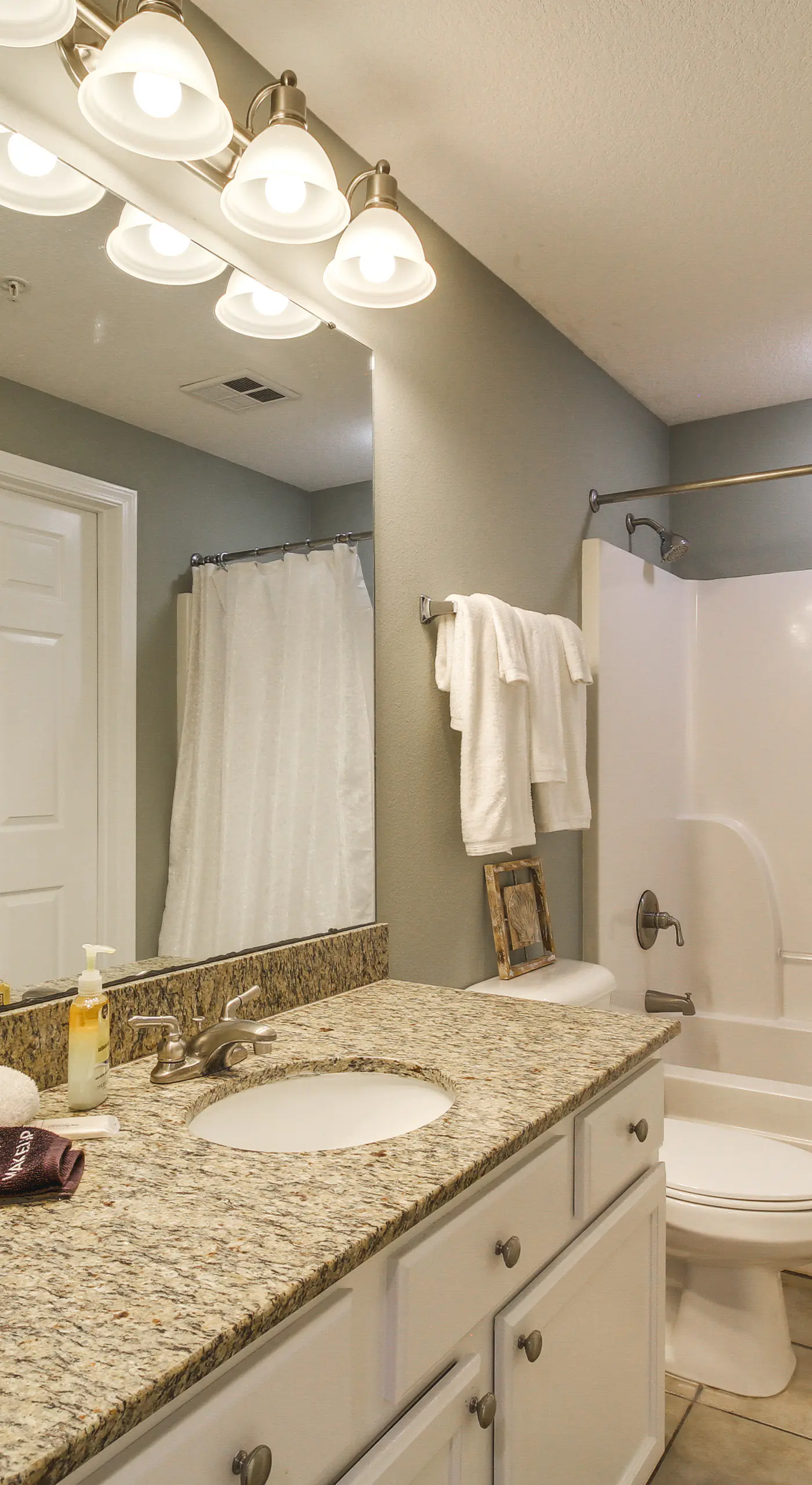Gulfport Oceanfront Vacation Rental: Walk to Beach