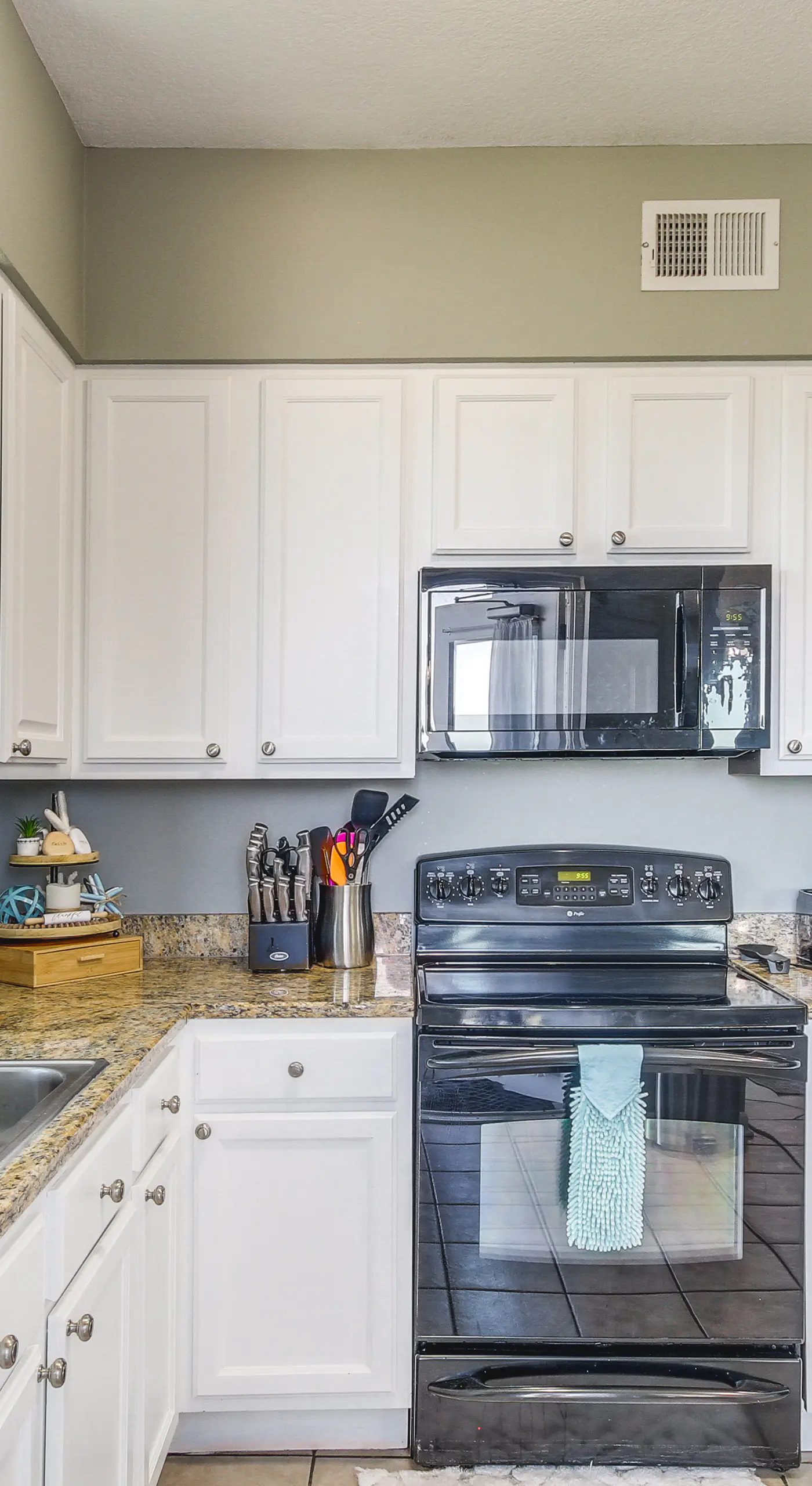 Gulfport Oceanfront Vacation Rental: Walk to Beach