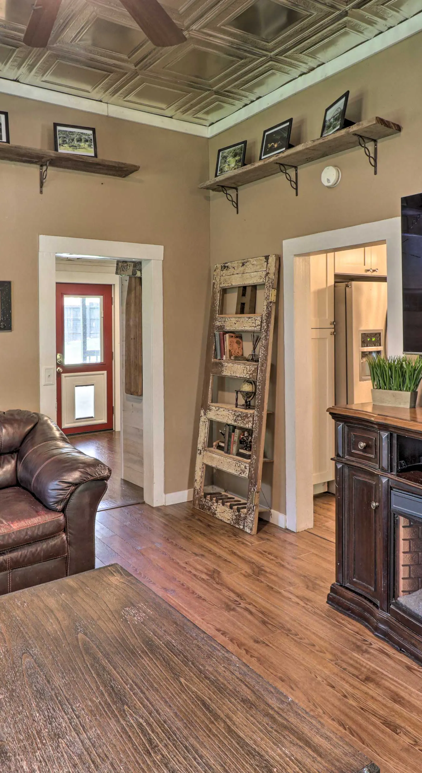 Country-Chic Cotter Home w/ Outdoor Living Space!