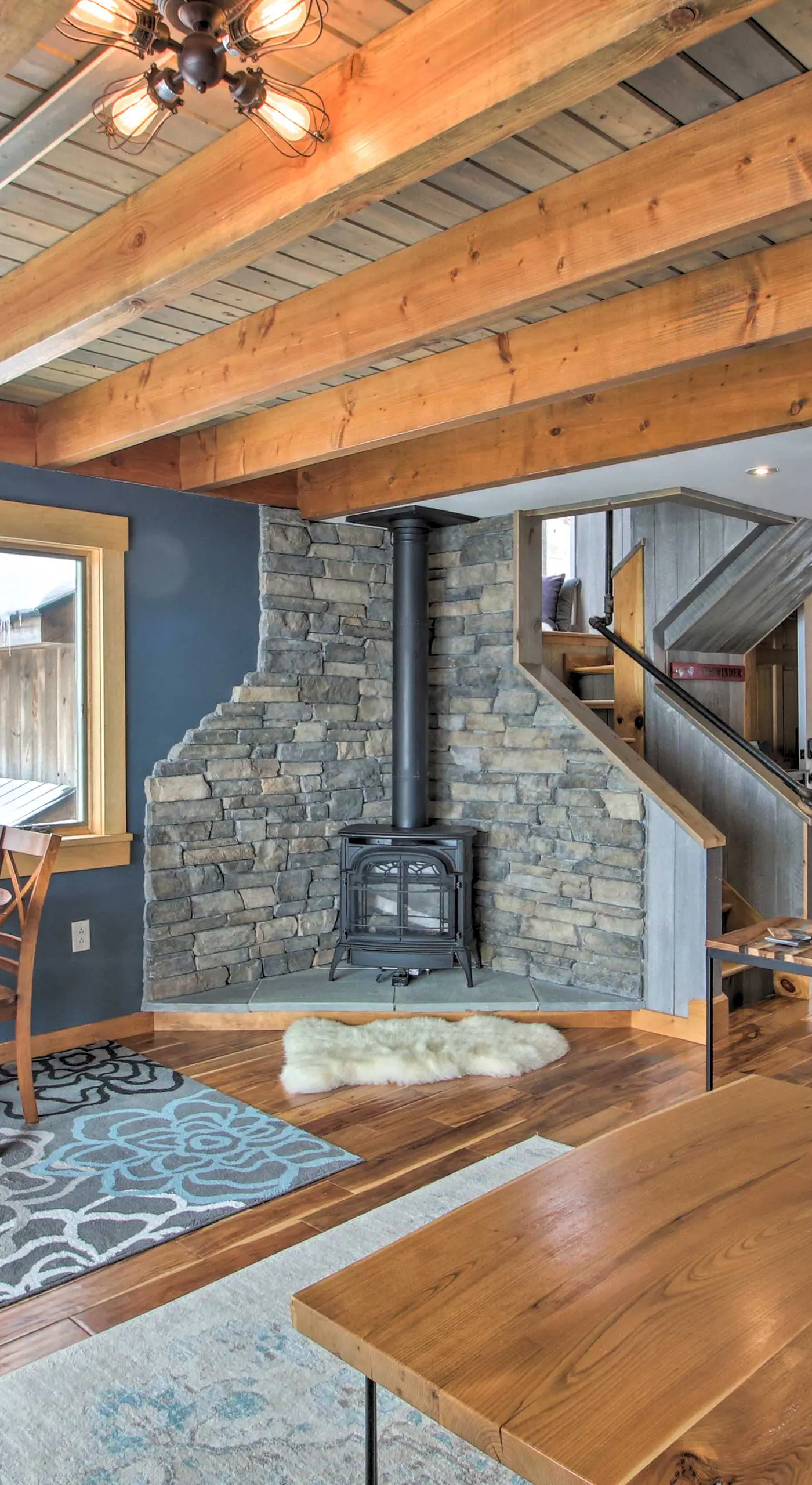 Slopeside Burke Mtn Condo w/ Amenity Access!