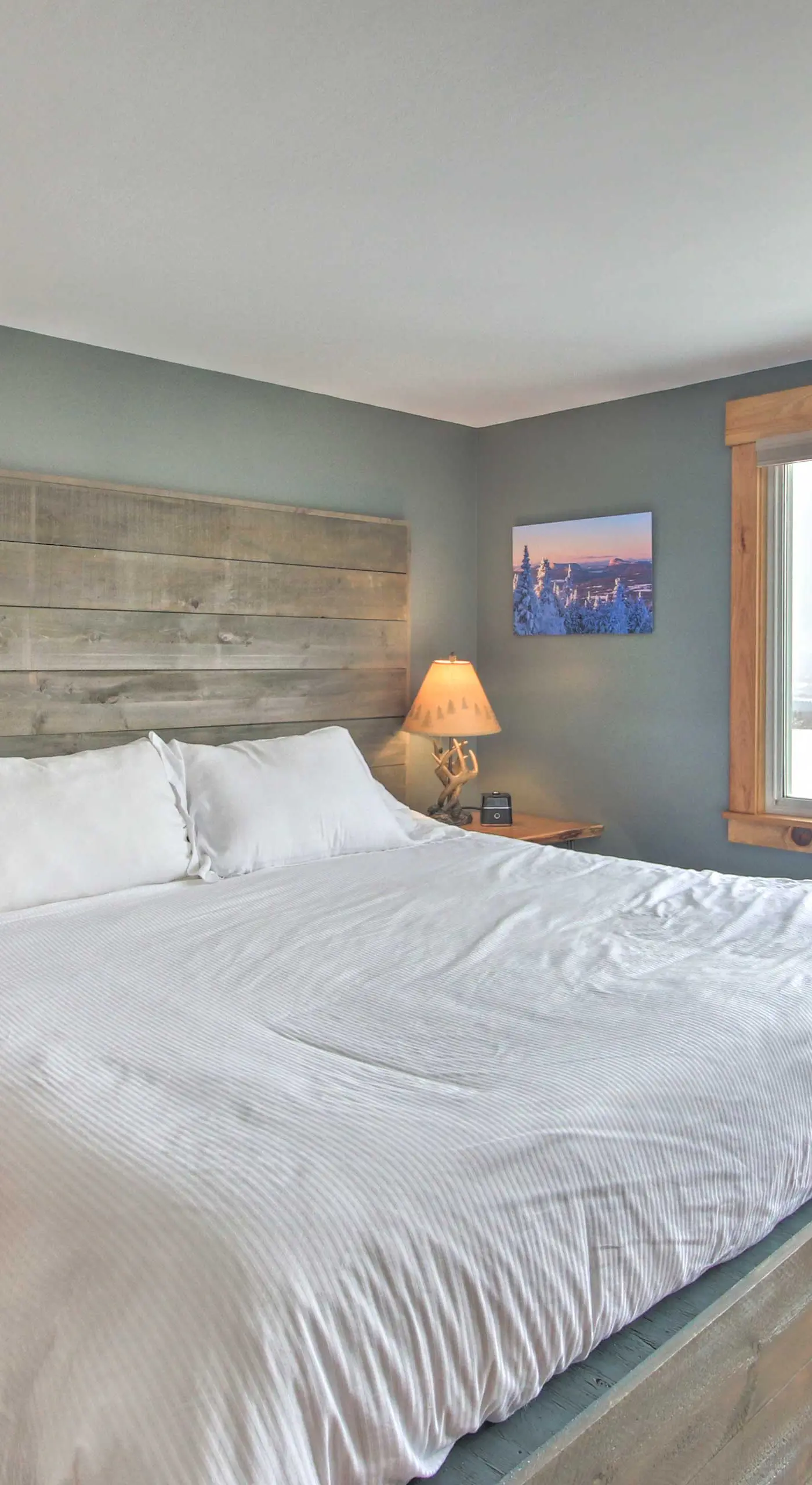 Slopeside Burke Mtn Condo w/ Amenity Access!