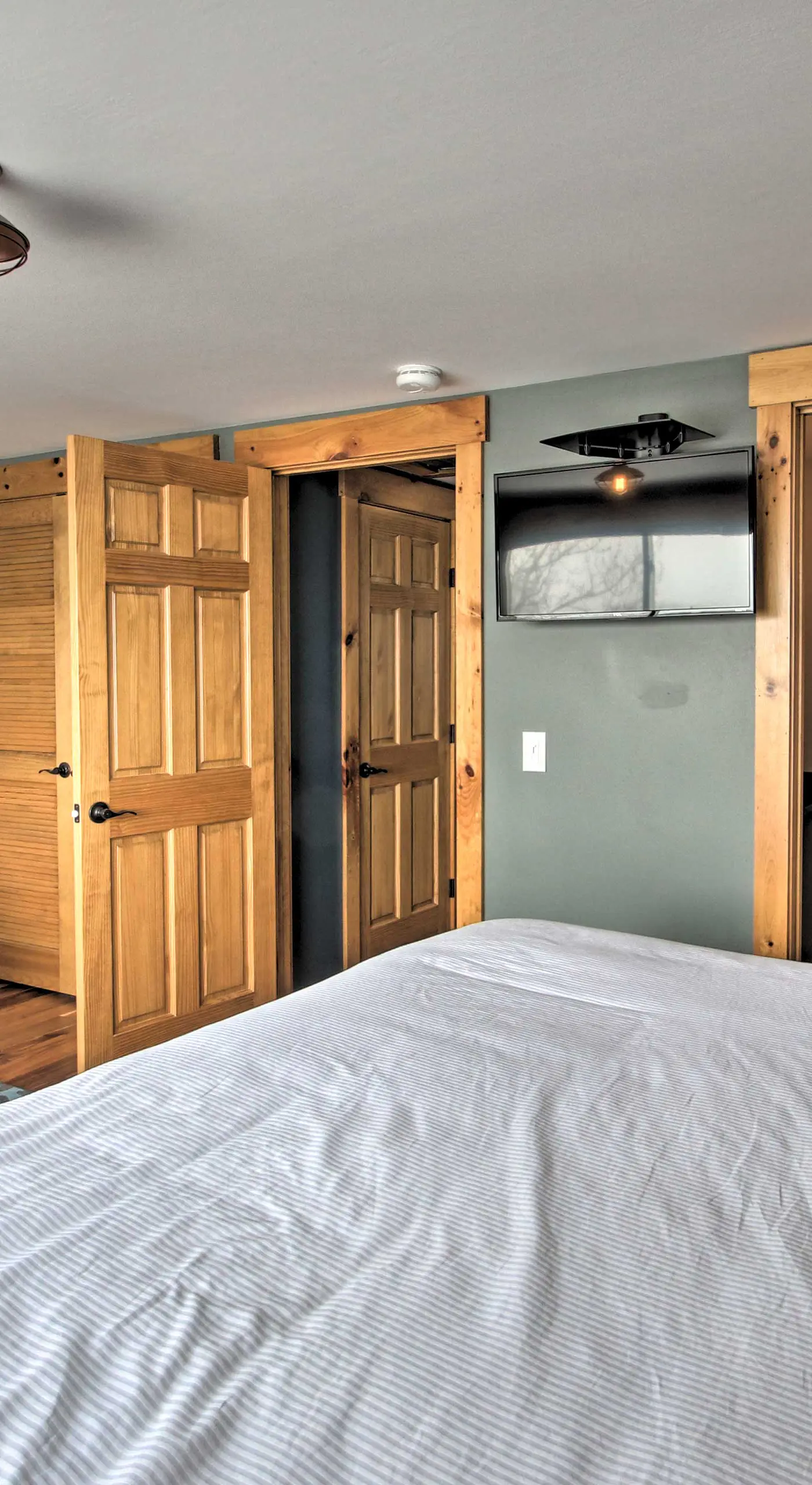 Slopeside Burke Mtn Condo w/ Amenity Access!
